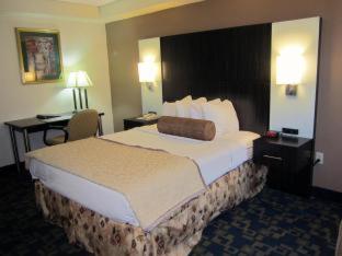 King Room with Tub - Disability Access/Non Smoking - Photo 2
