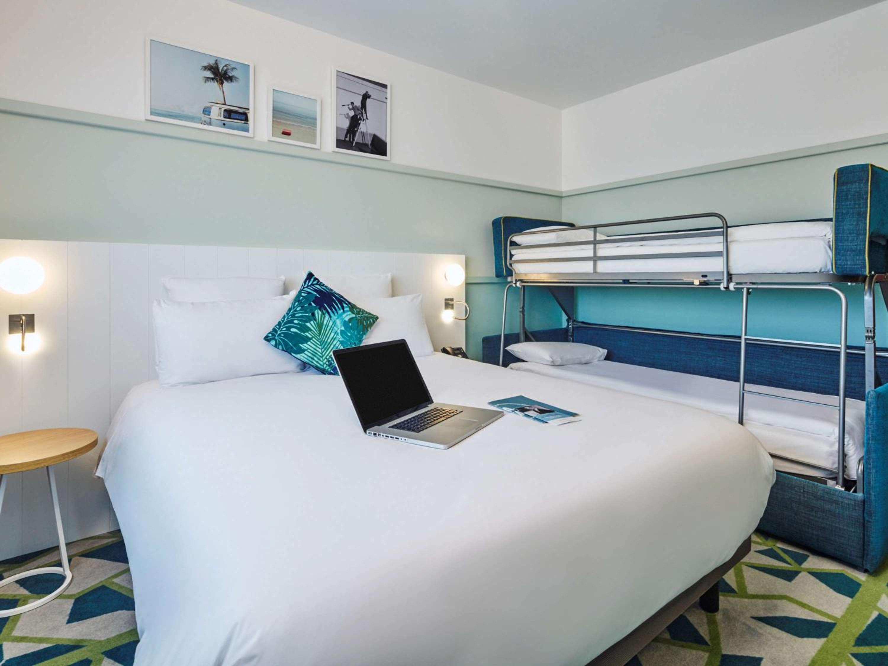 Standard Room with One Double Bed and One Single Bed - Photo 3