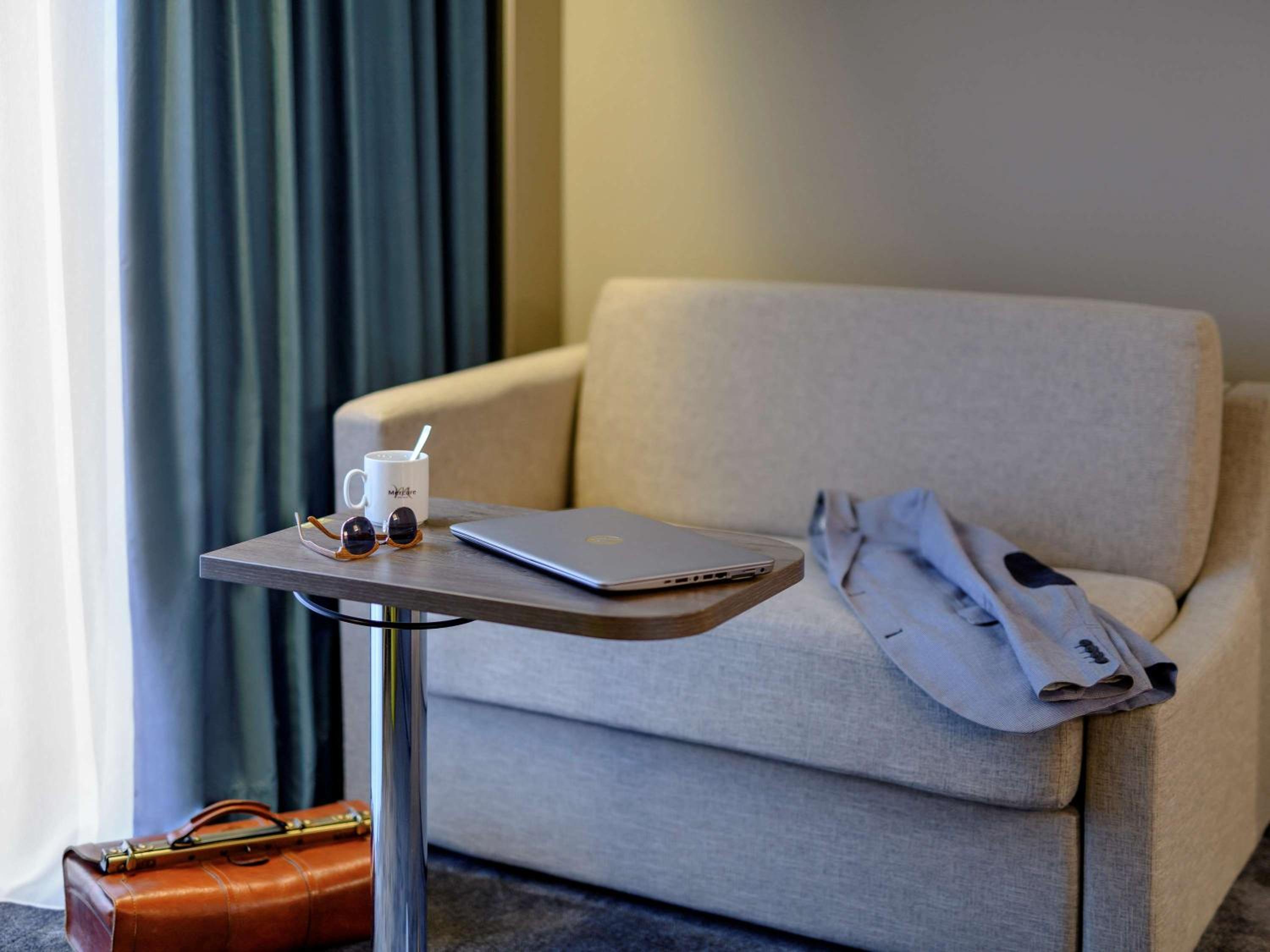 Superior Suite with 2 Single Beds and Sofa thumbnail 6