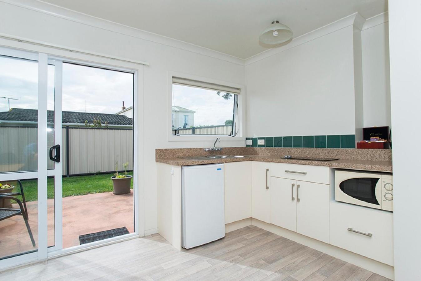 One-Bedroom Apartment with Garden View photo 2