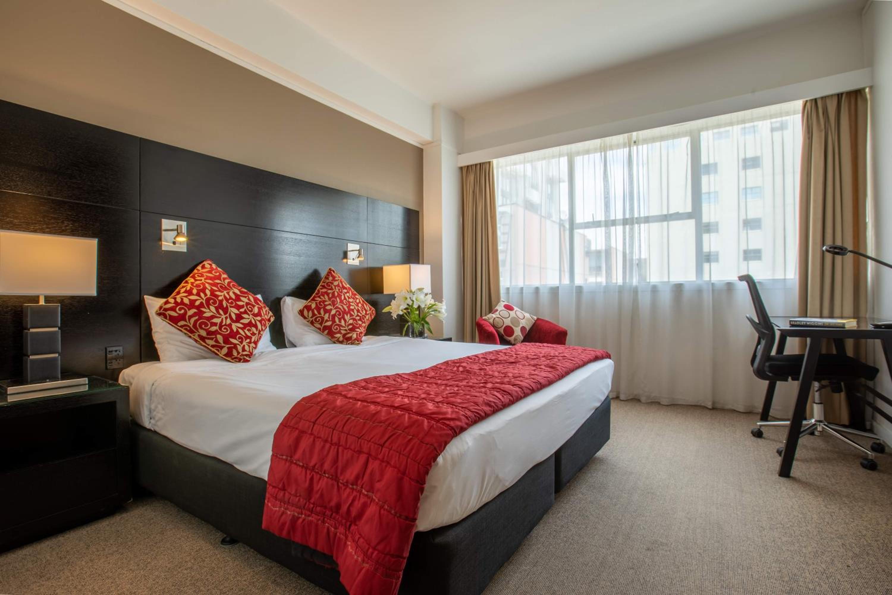 Standard King Room - Photo 6