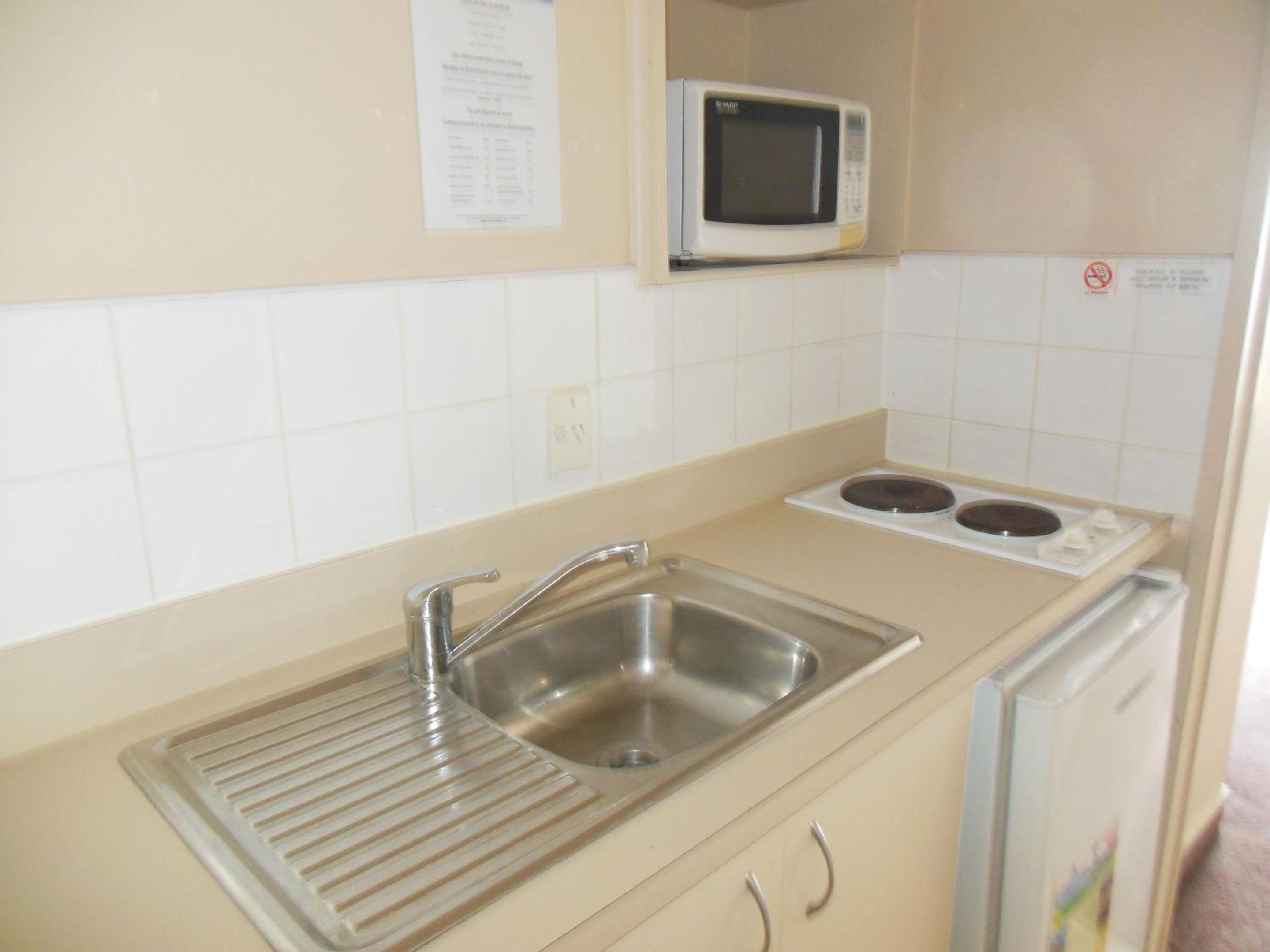 One-Bedroom Apartment - Photo 4