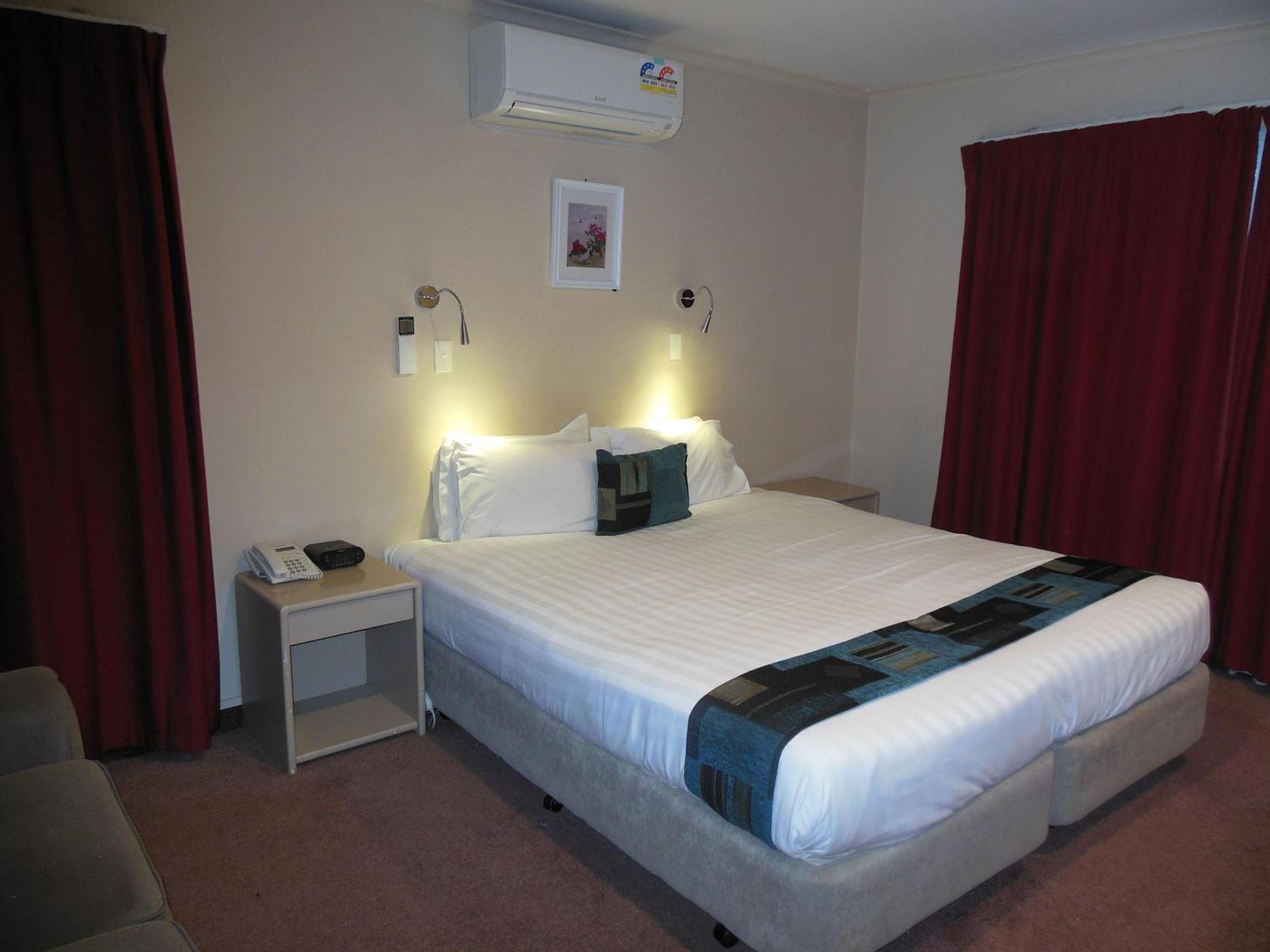 One-Bedroom Apartment - Photo 1
