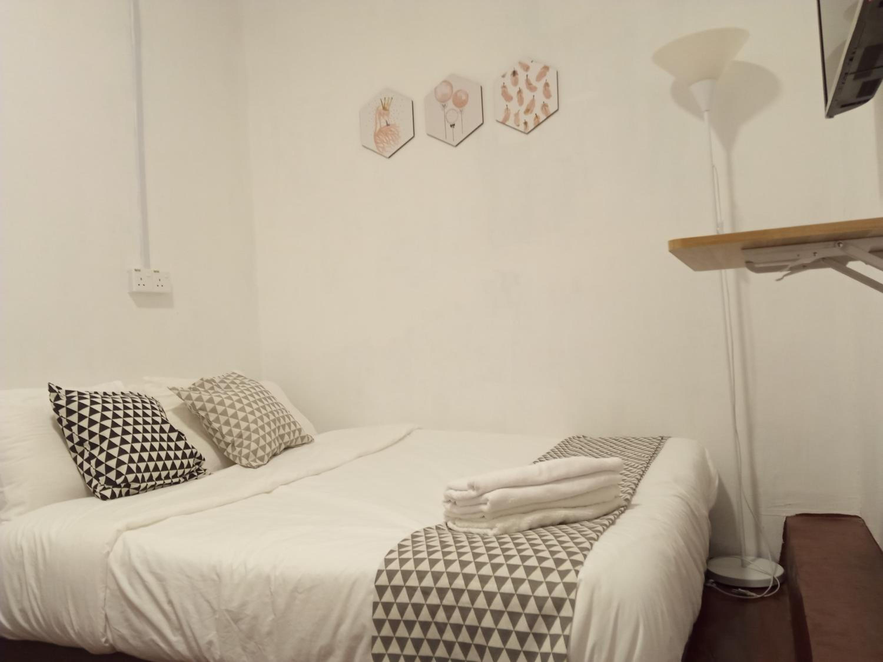 Budget Double Room - Photo 1