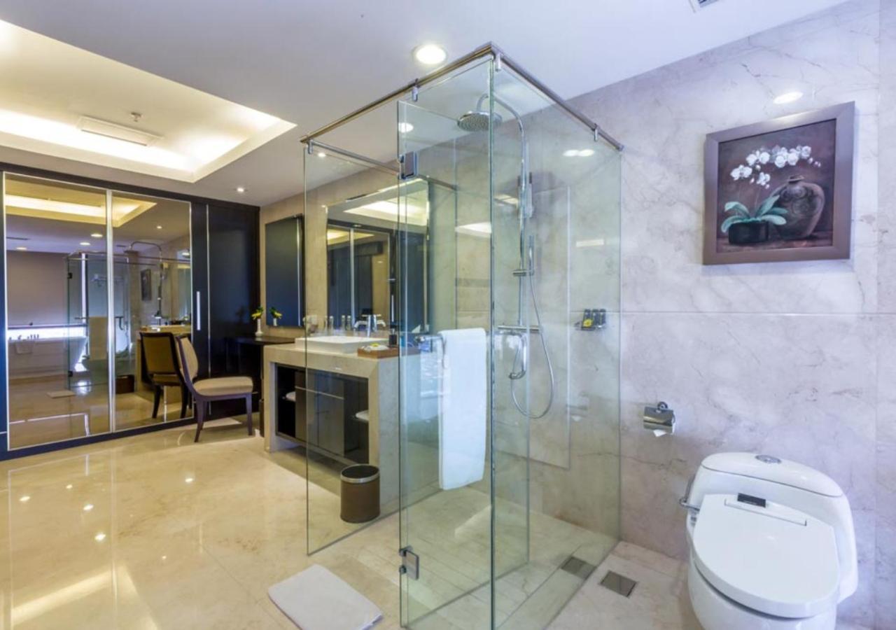 Presidential King Suite photo 2