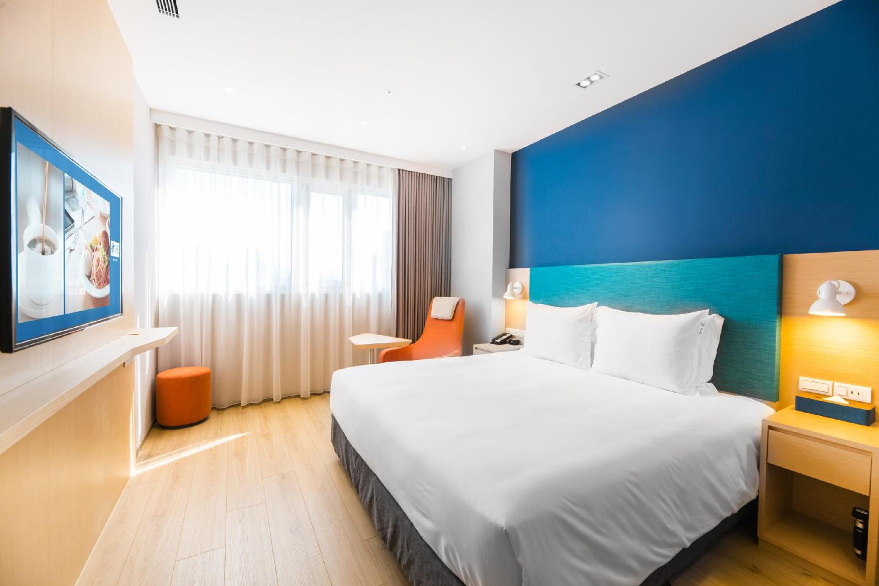 Staycation Offer - Room Upgrade to Superior King Room - Non-Smoking with Extra Benefits