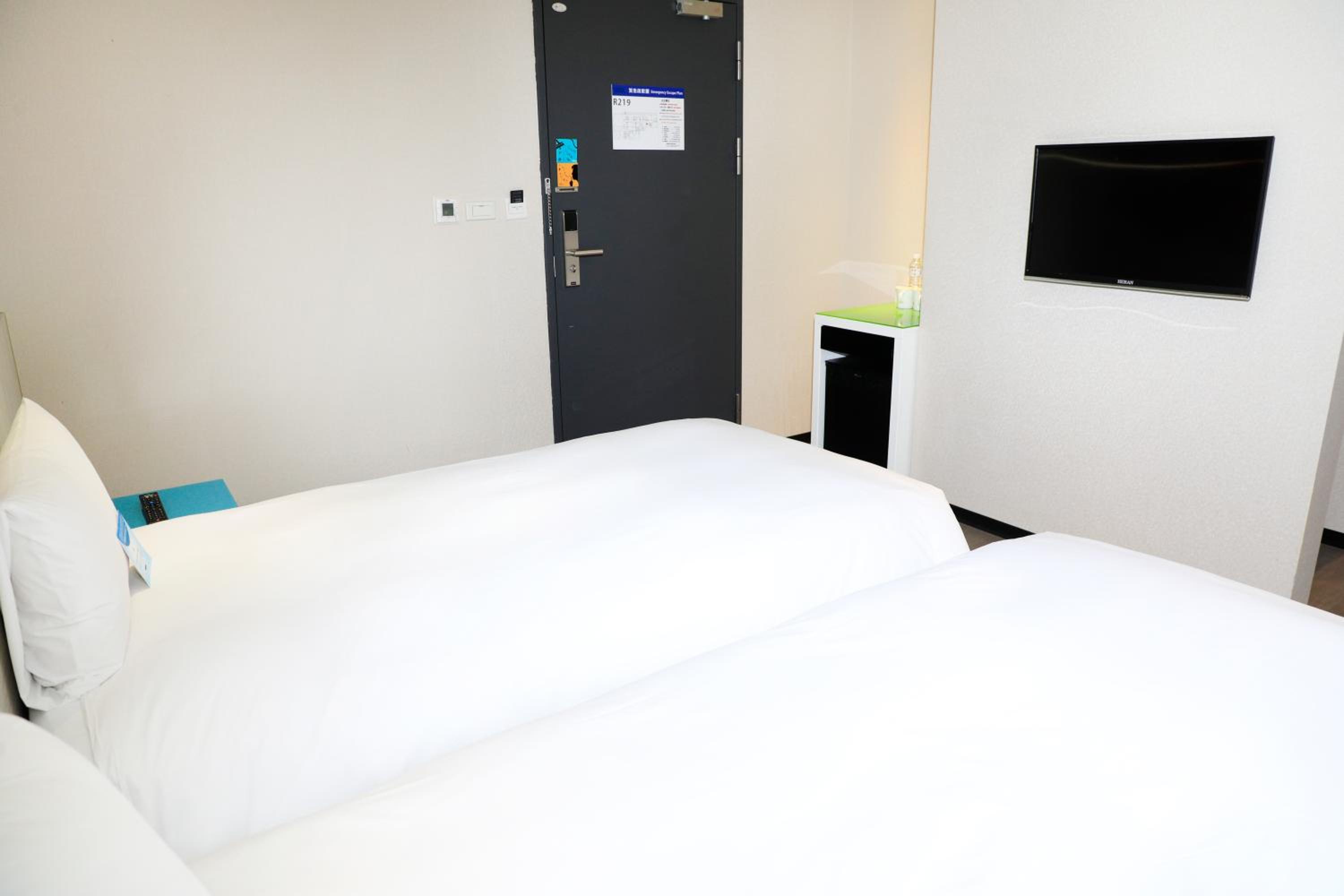 Standard Twin Room photo 2