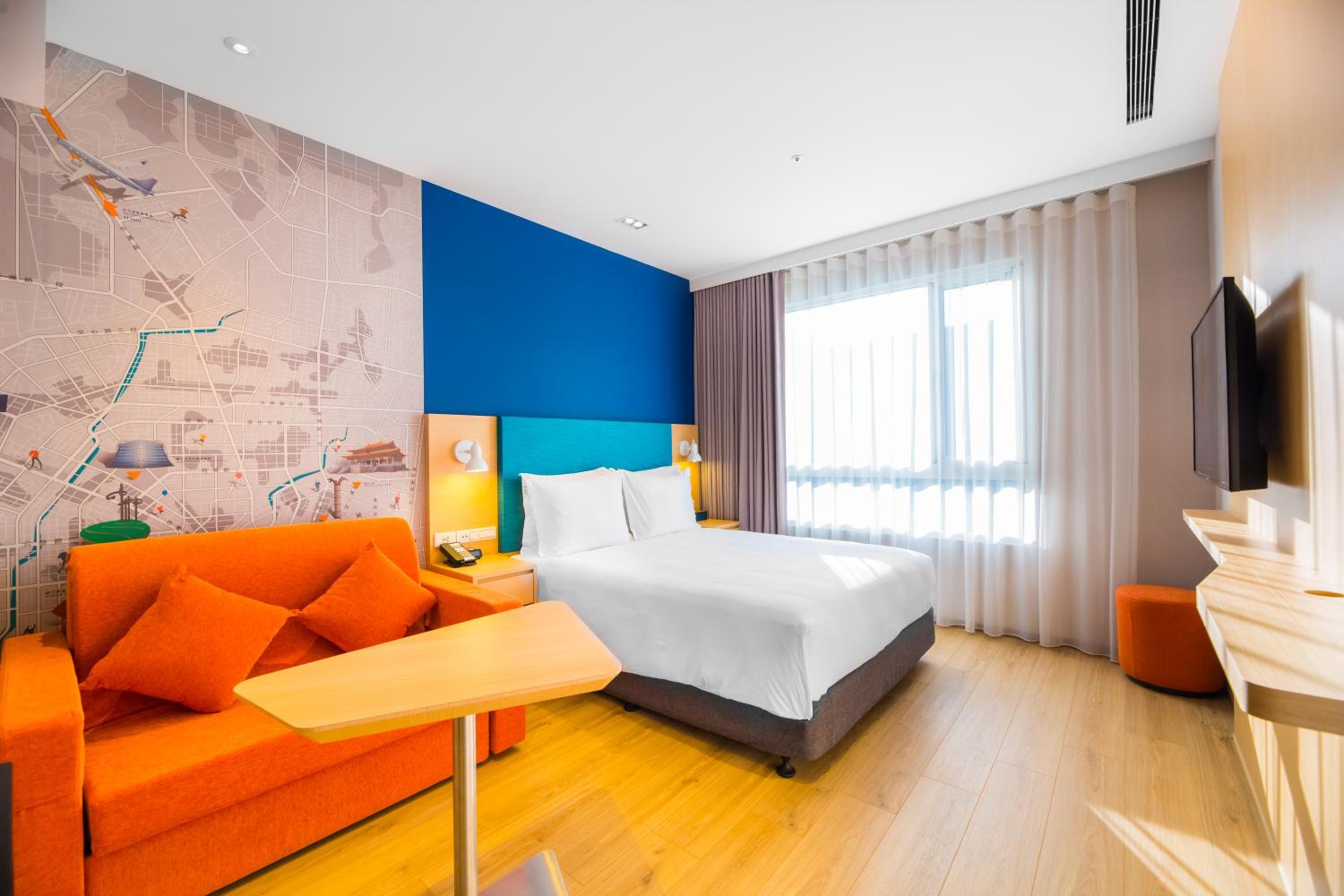 Standard Queen Room