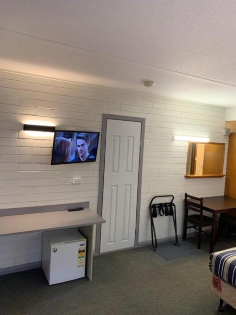Queen Room - Photo 16