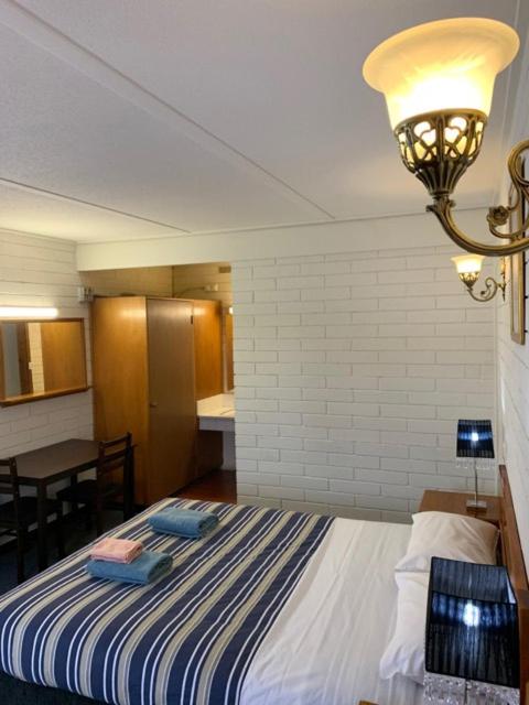 Queen Room - Photo 7