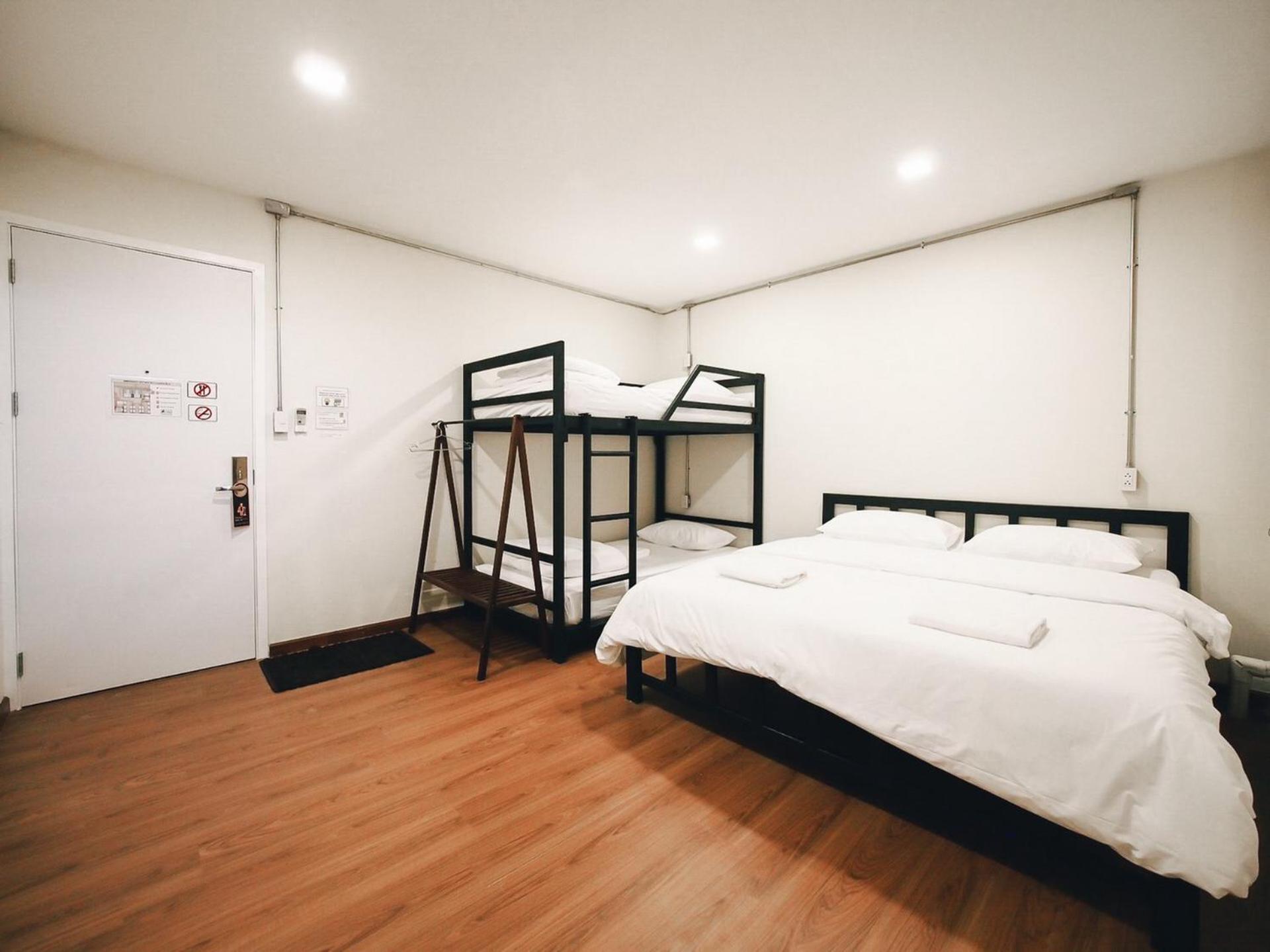 Quadruple Room with Private Bathroom