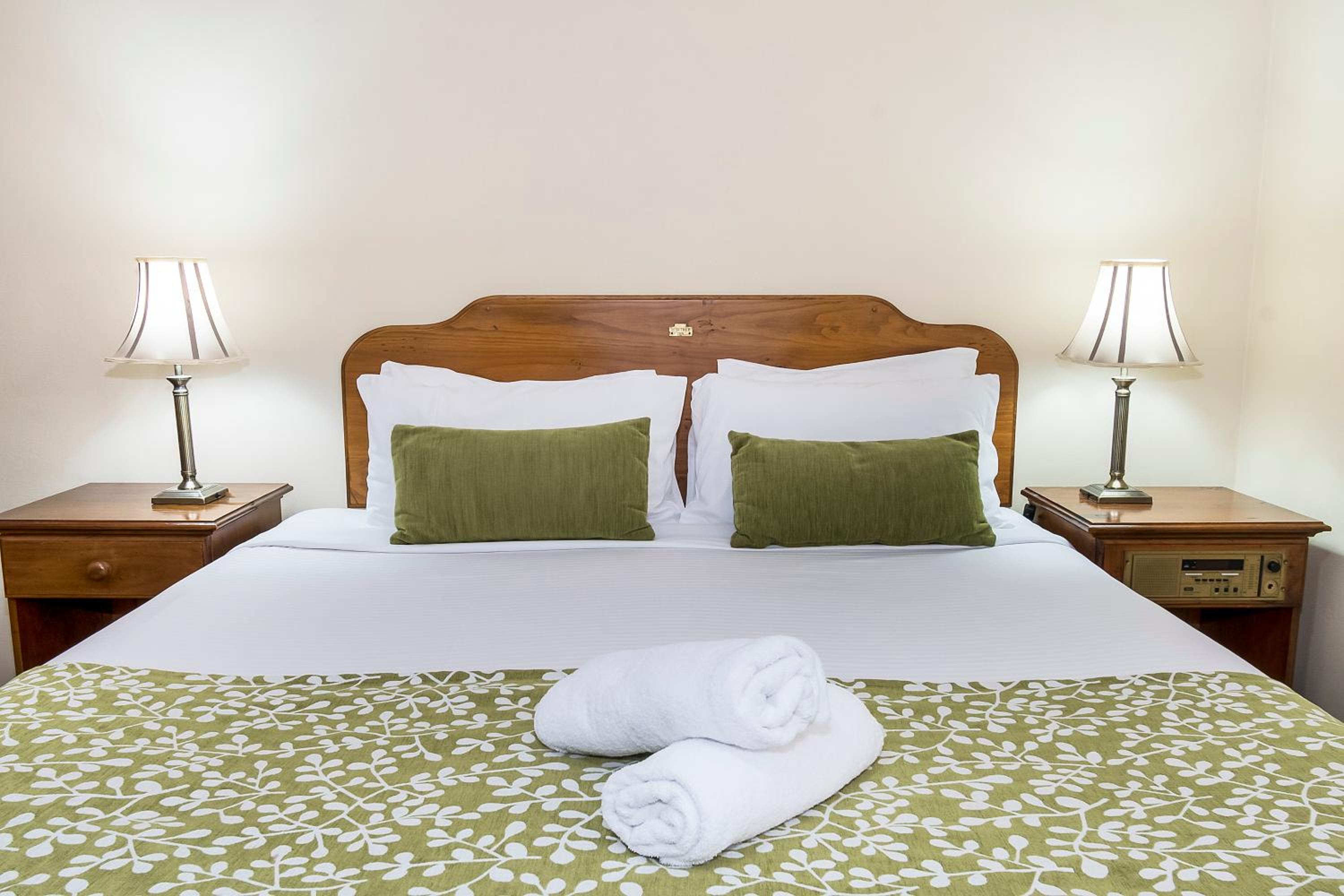 Deluxe King Room  photo 2