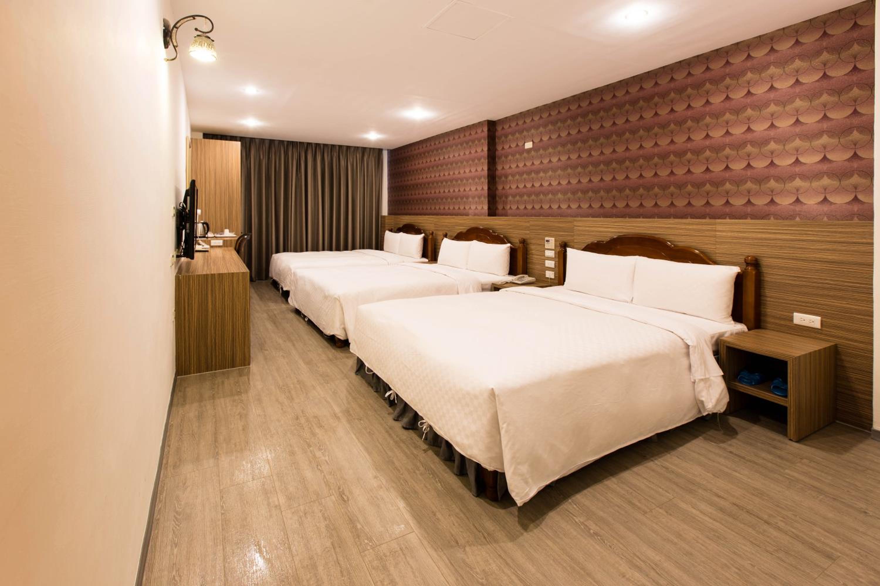 Family Room (6 Adults)