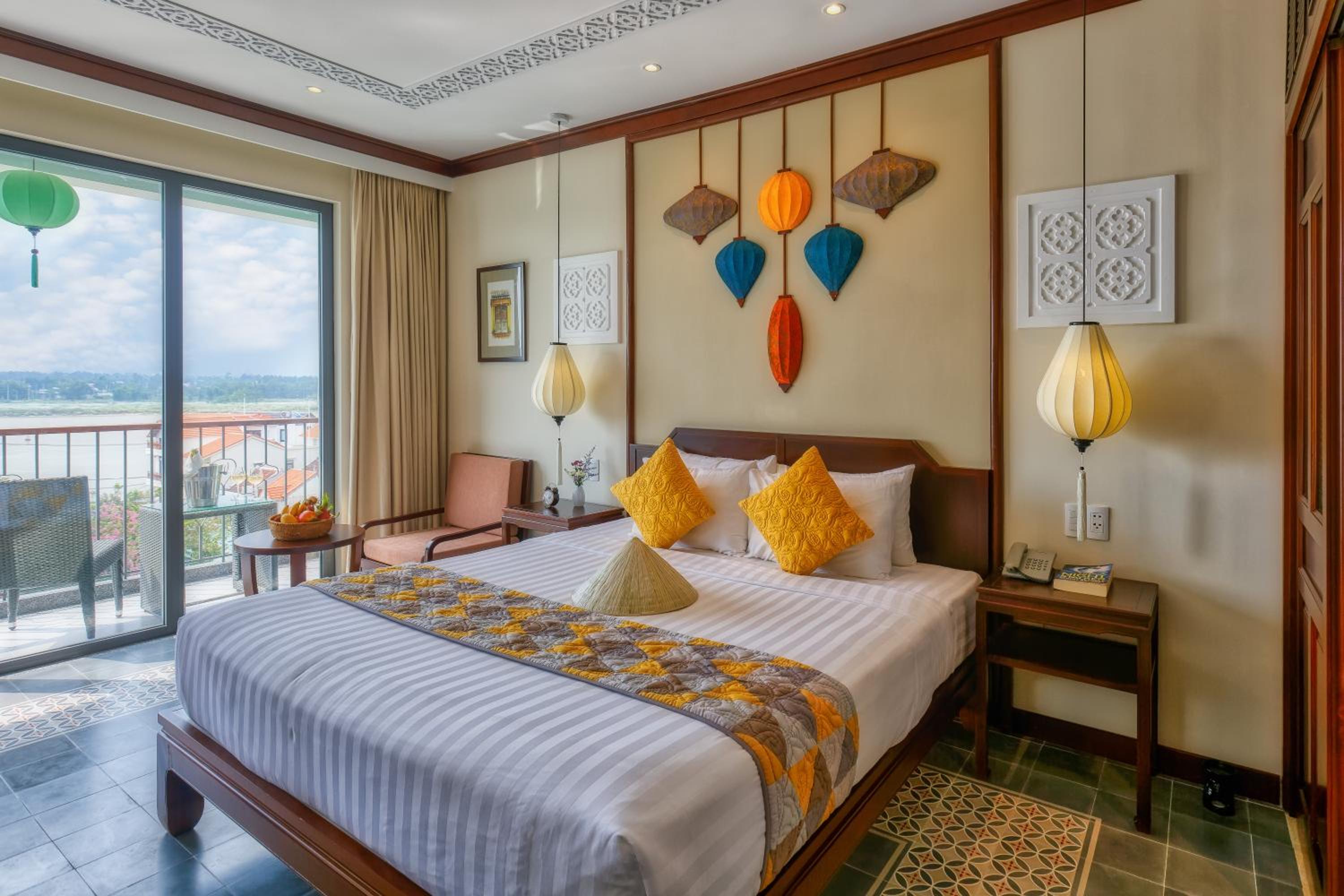 Savvy King/Twin Suite, Bathtub, Balcony with Riverside View - Photo 30