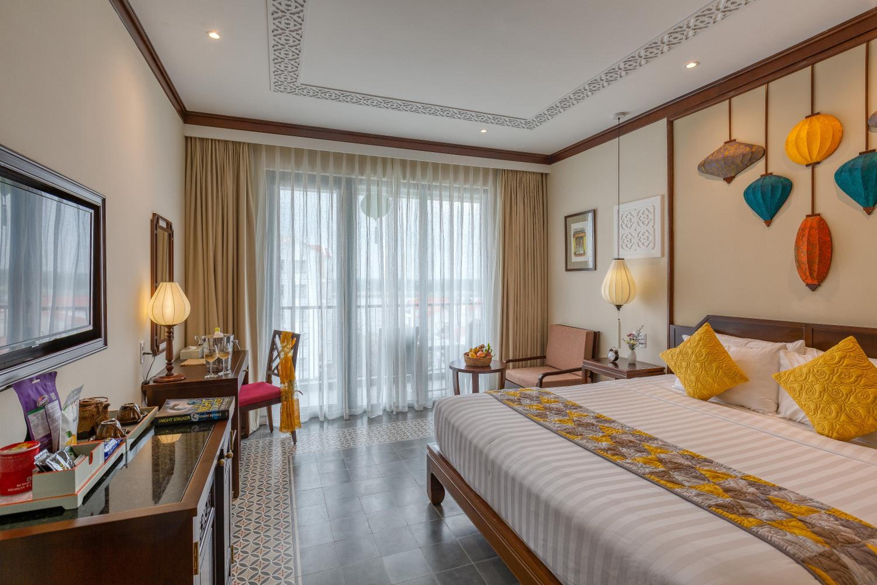 Savvy King/Twin Suite, Bathtub, Balcony with Riverside View - Photo 18