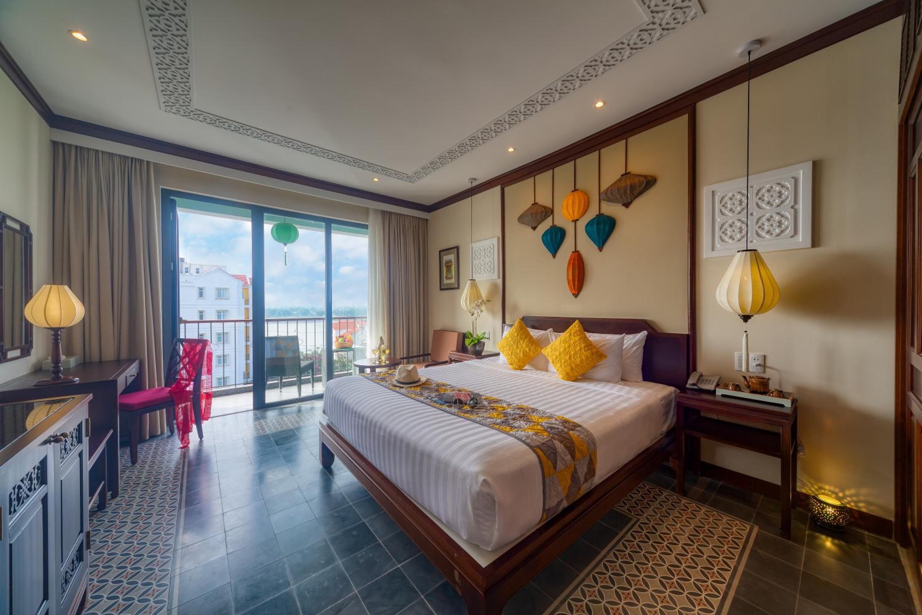 Savvy King/Twin Suite, Bathtub, Balcony with Riverside View - Photo 26