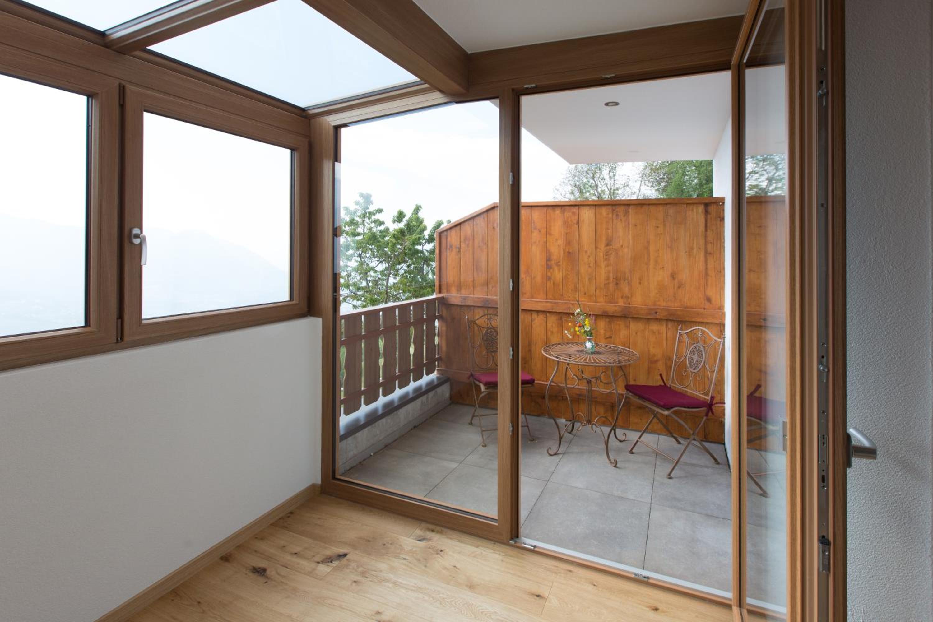 Family Room with Mountain View photo 3