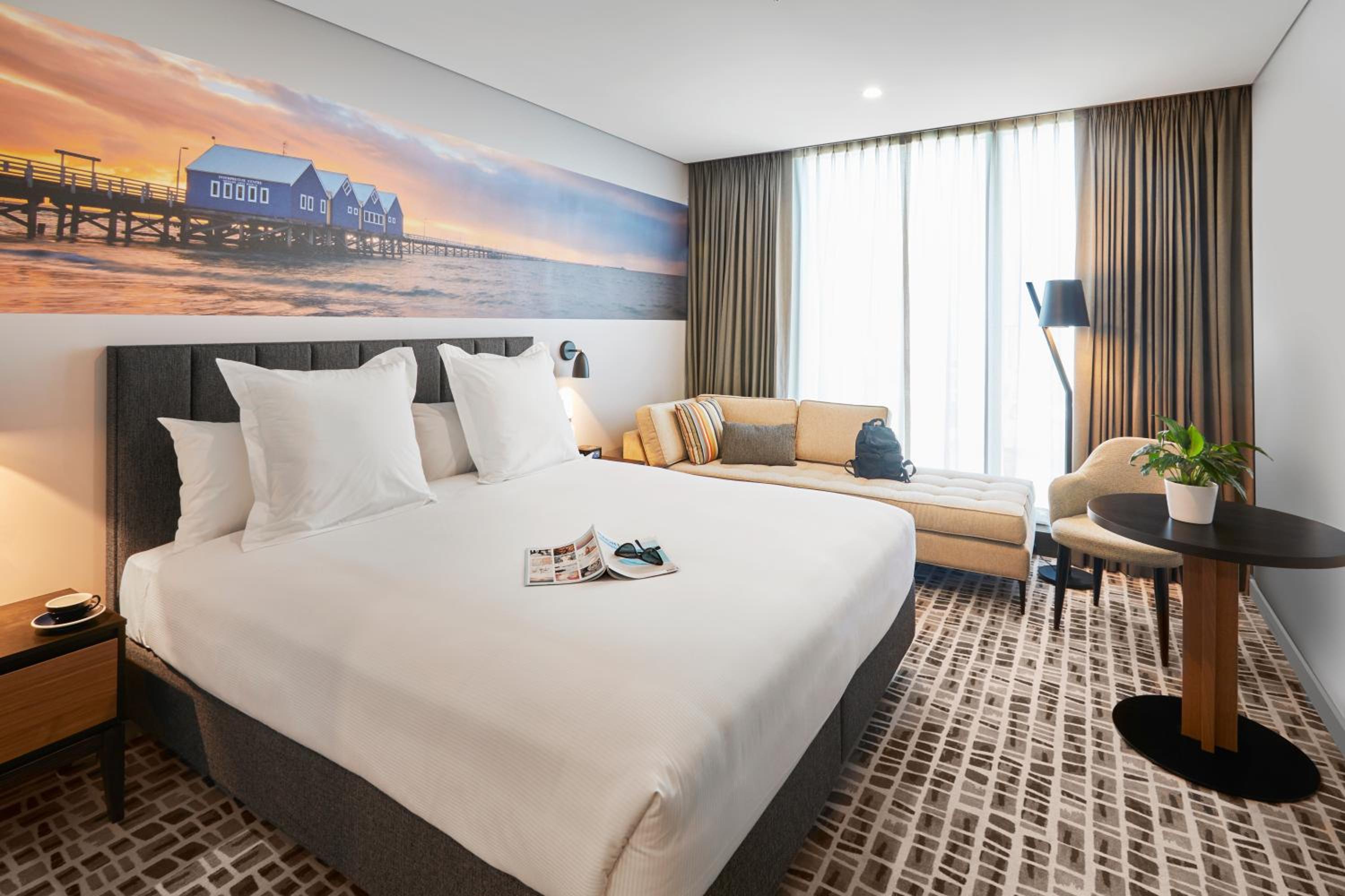 Executive King Room - Photo 11