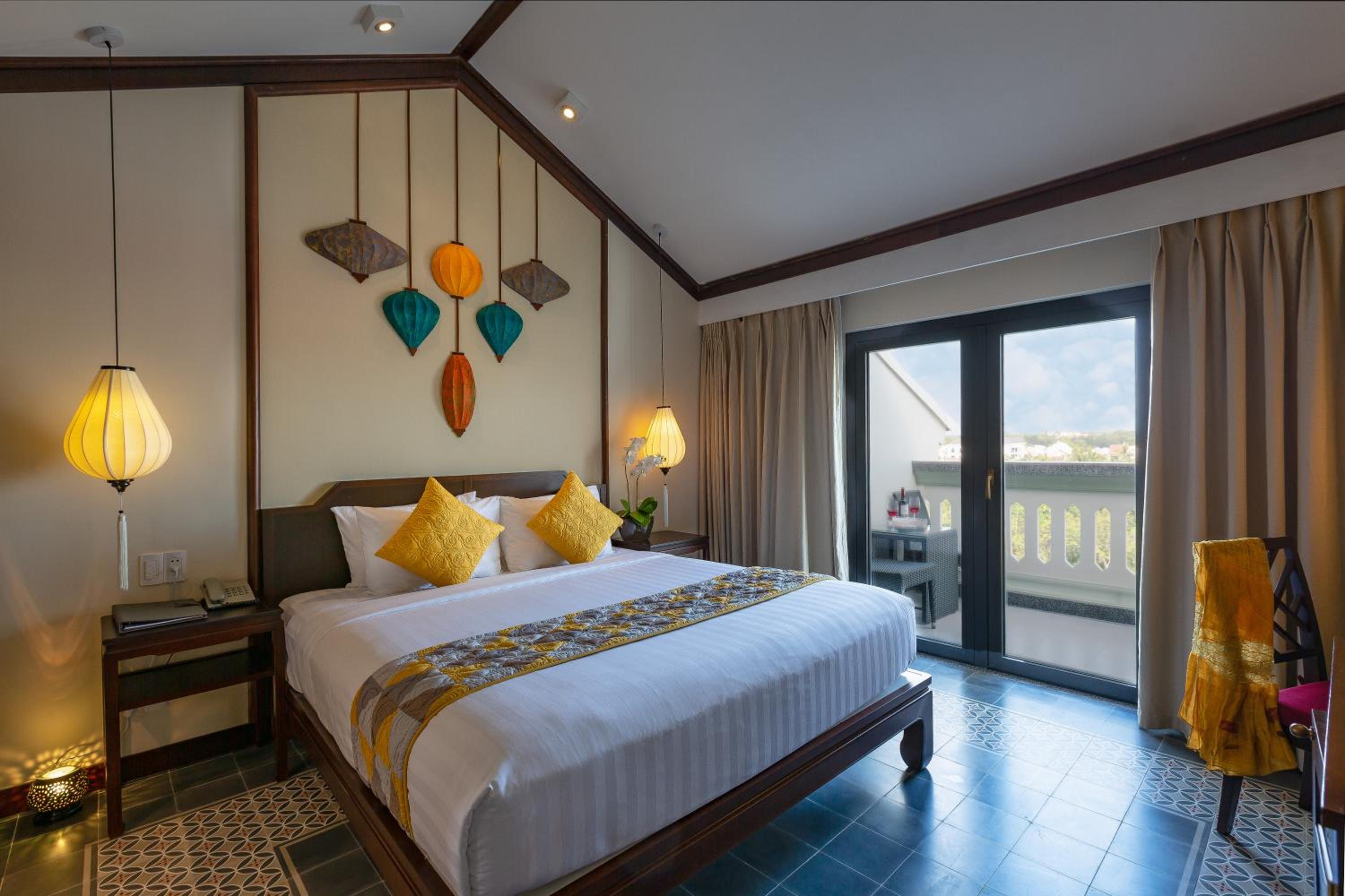 Savvy King/Twin Suite, Bathtub, Balcony with Riverside View - Photo 1