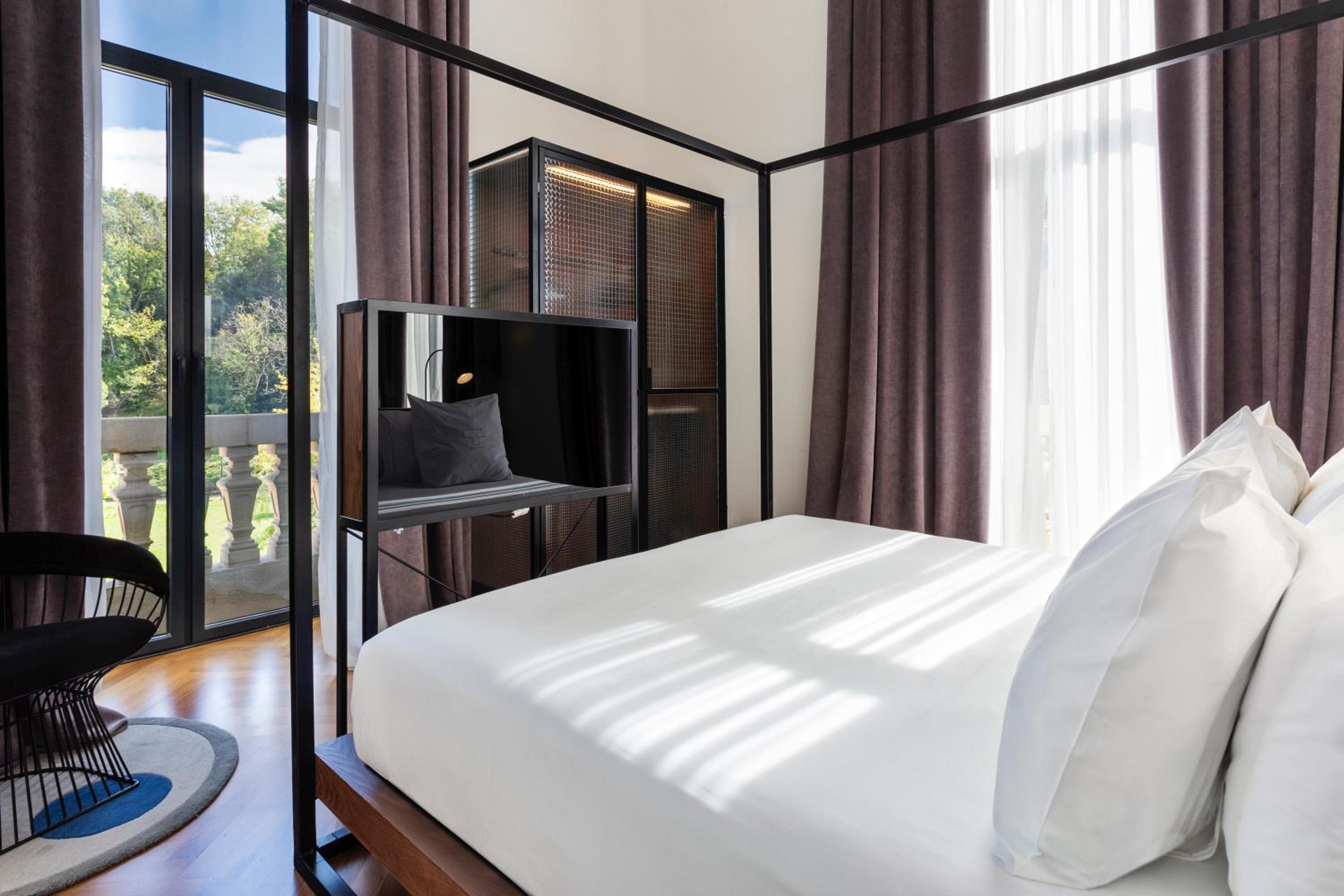 Premium Double or Twin Room photo 2