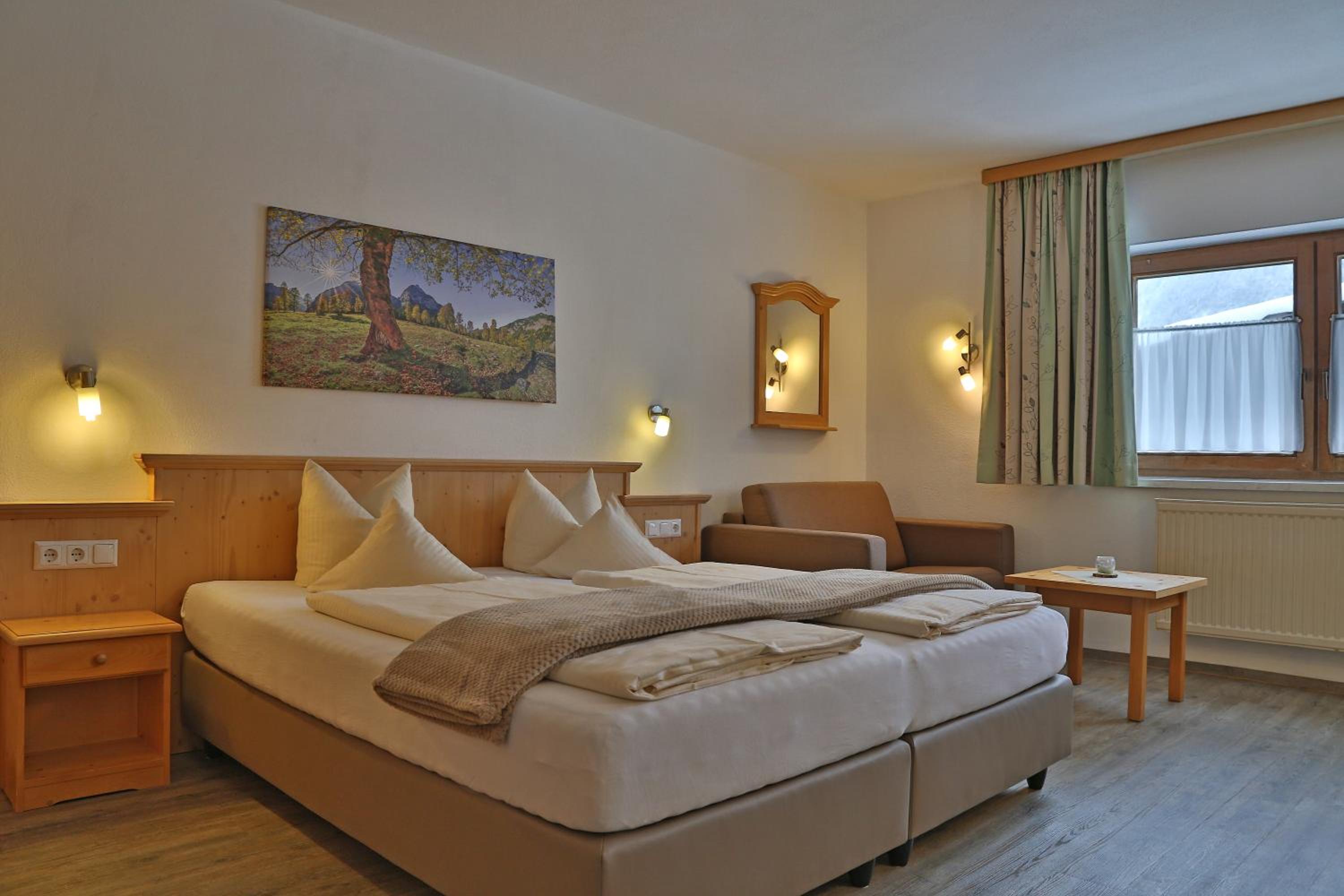 Double Room - Photo 12