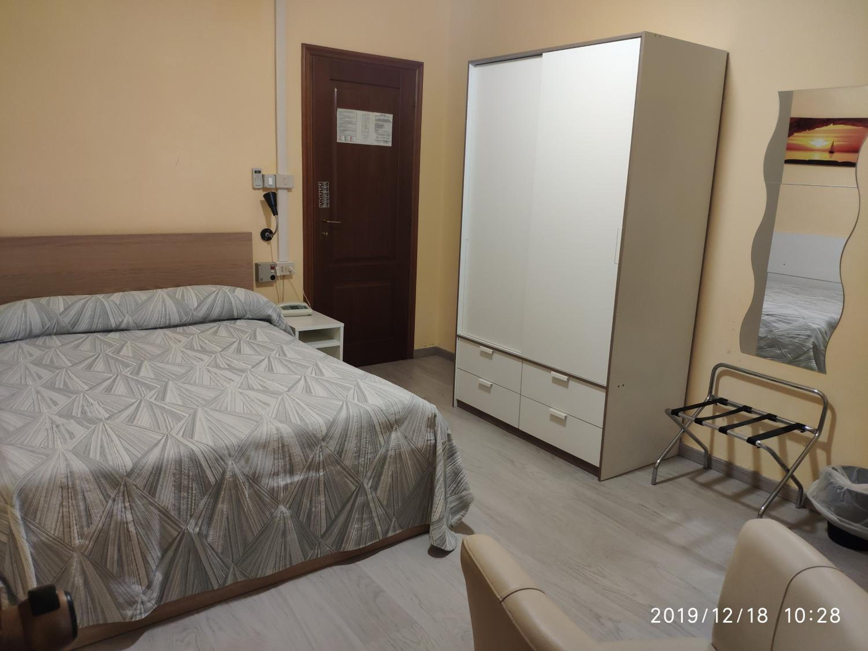 Single Room photo 2