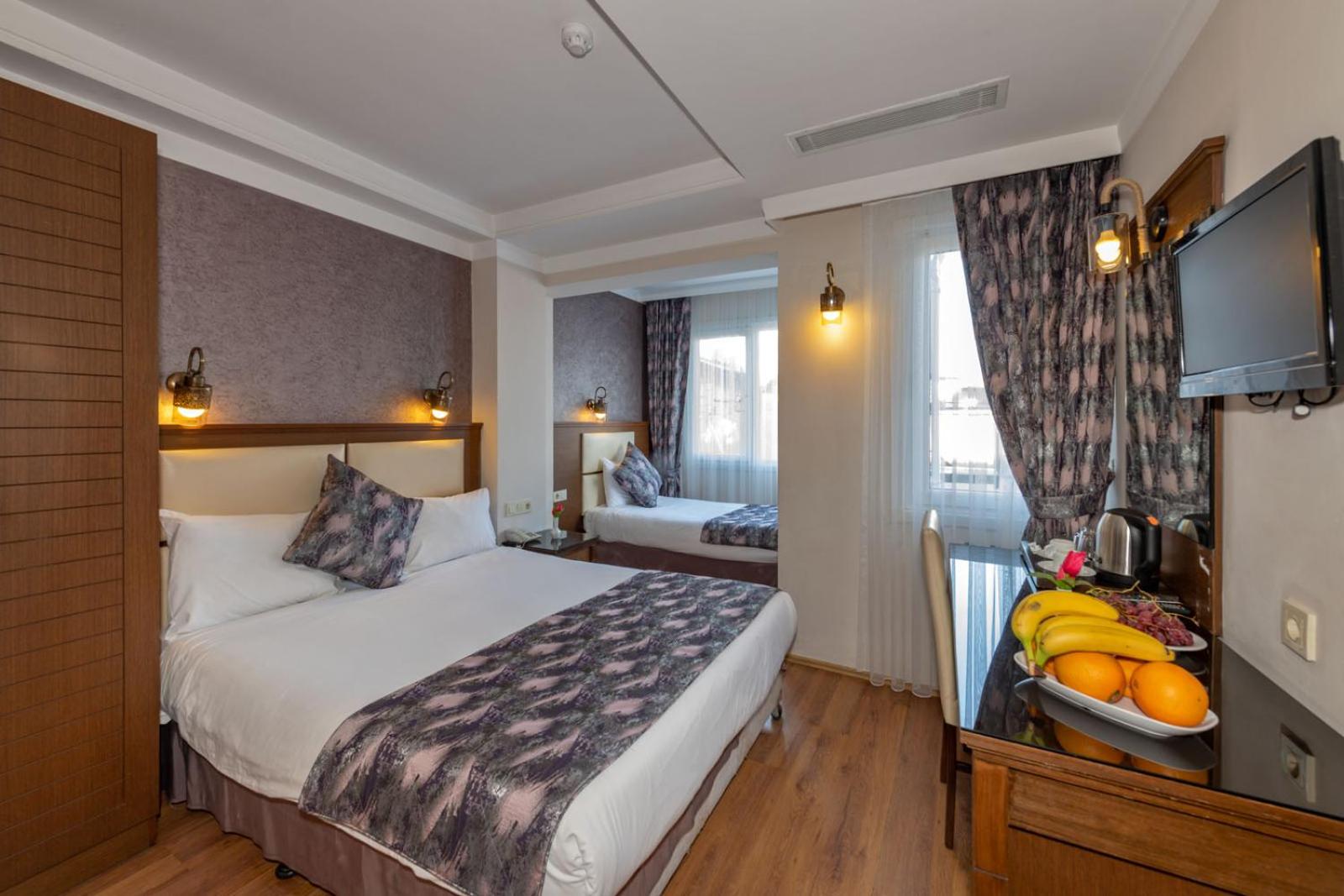 Triple Room with Balcony photo 3