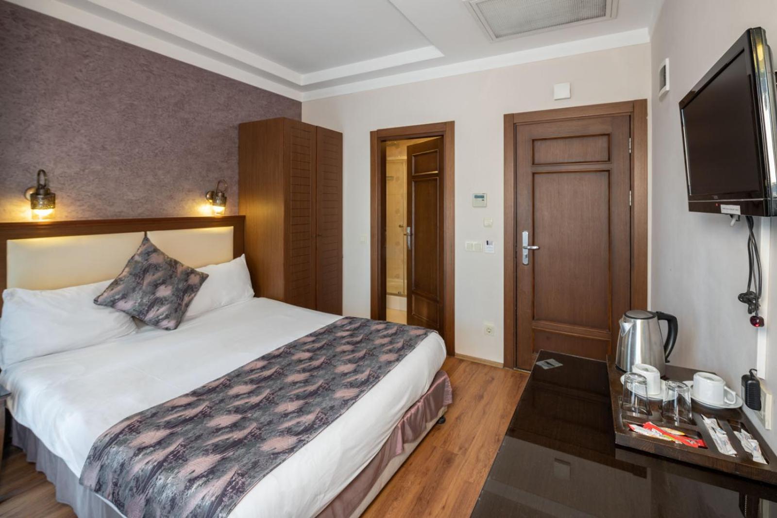 Economy Double Room photo 3