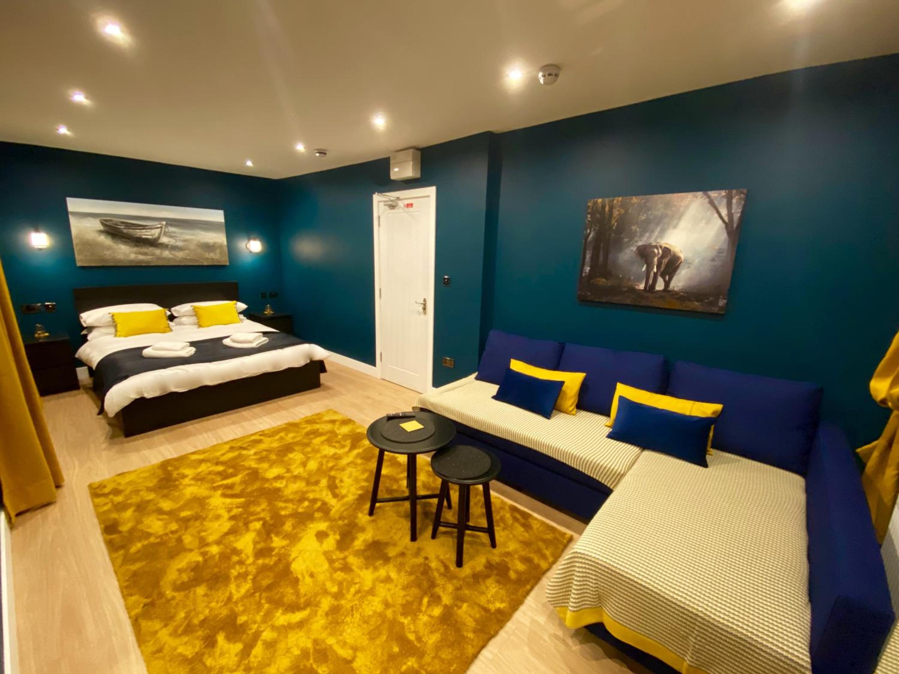 King Suite - Photo 3