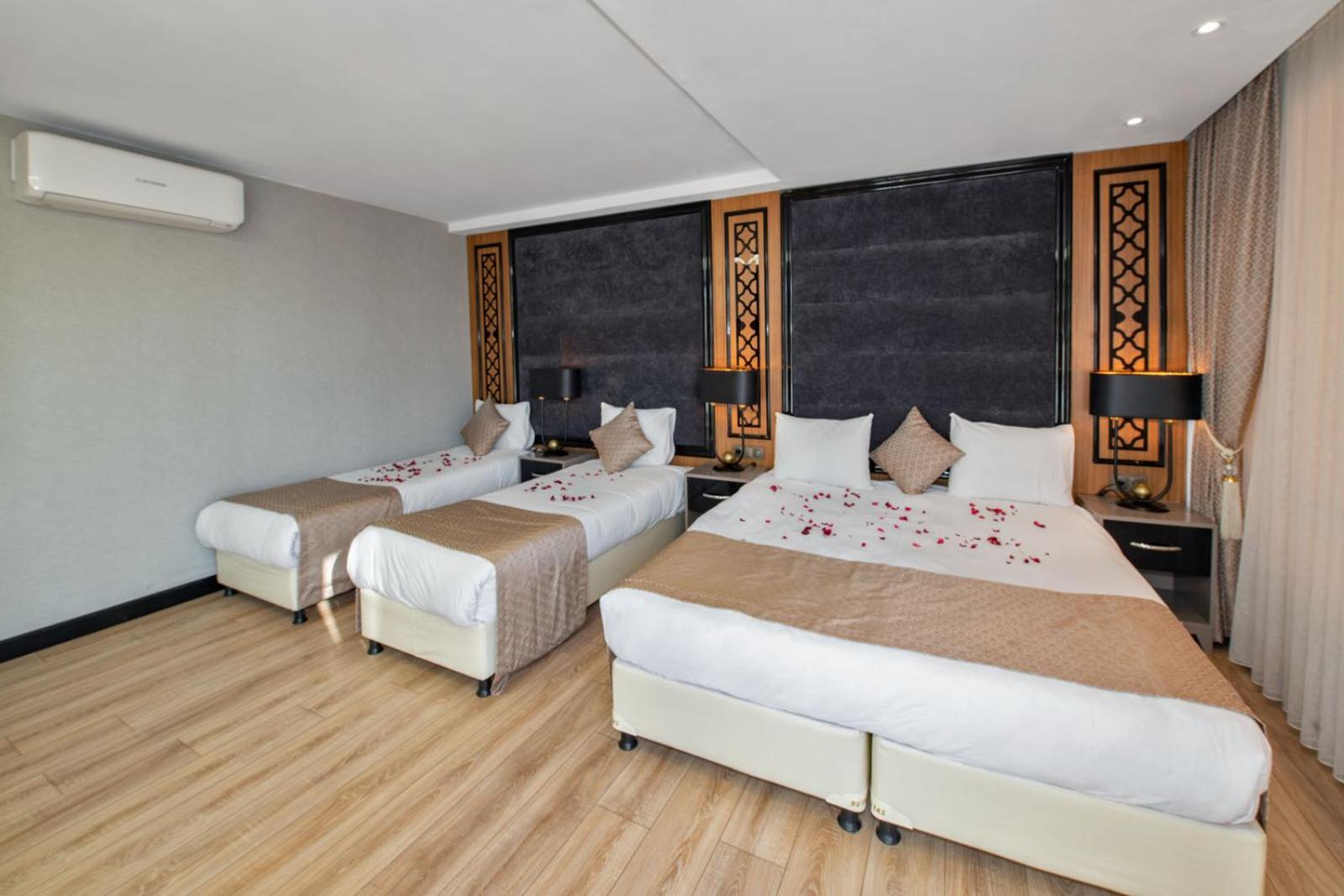 Family Room with Sea View photo 3