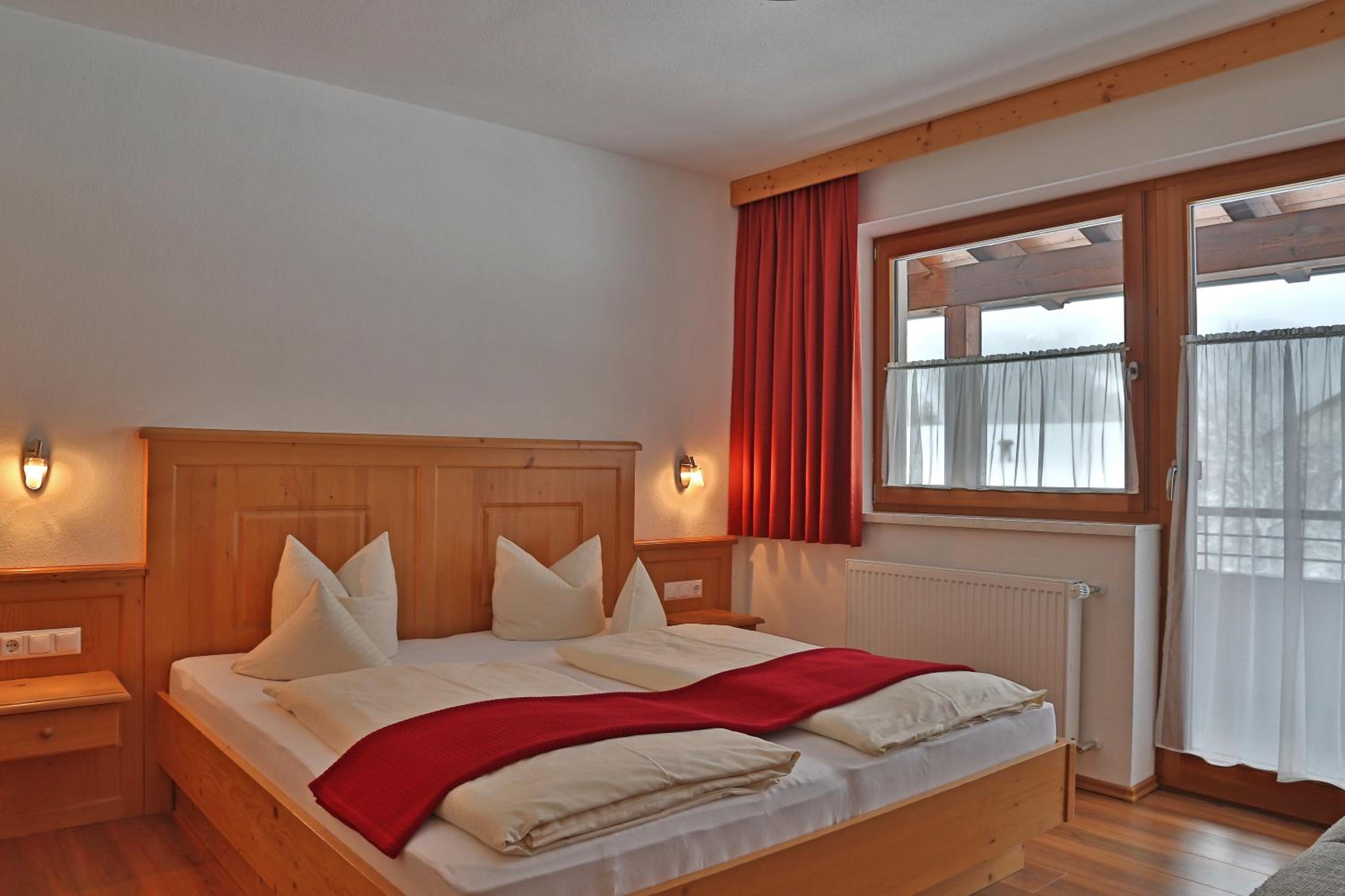 Double Room - Photo 10