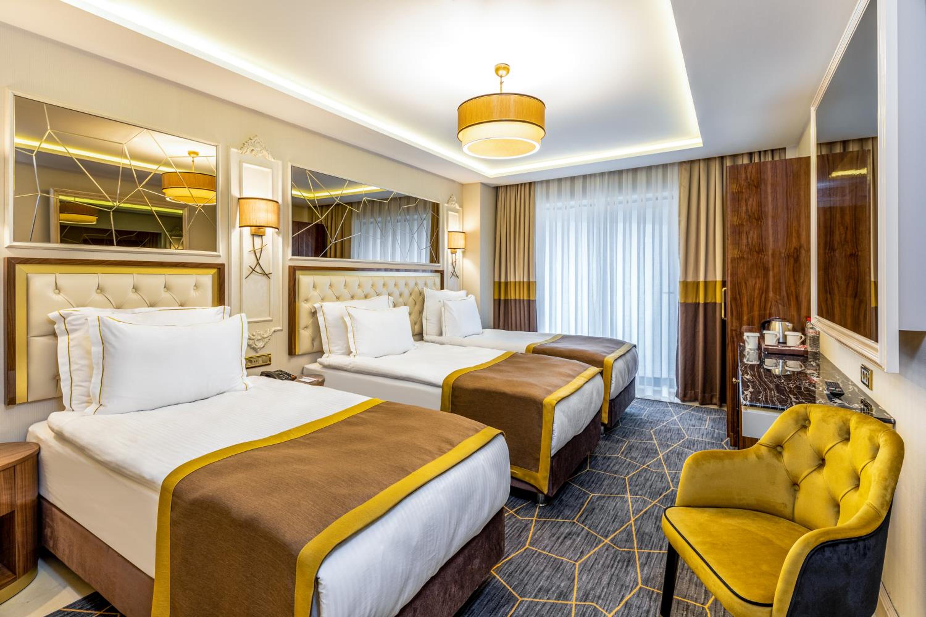 Deluxe Triple Room photo 3