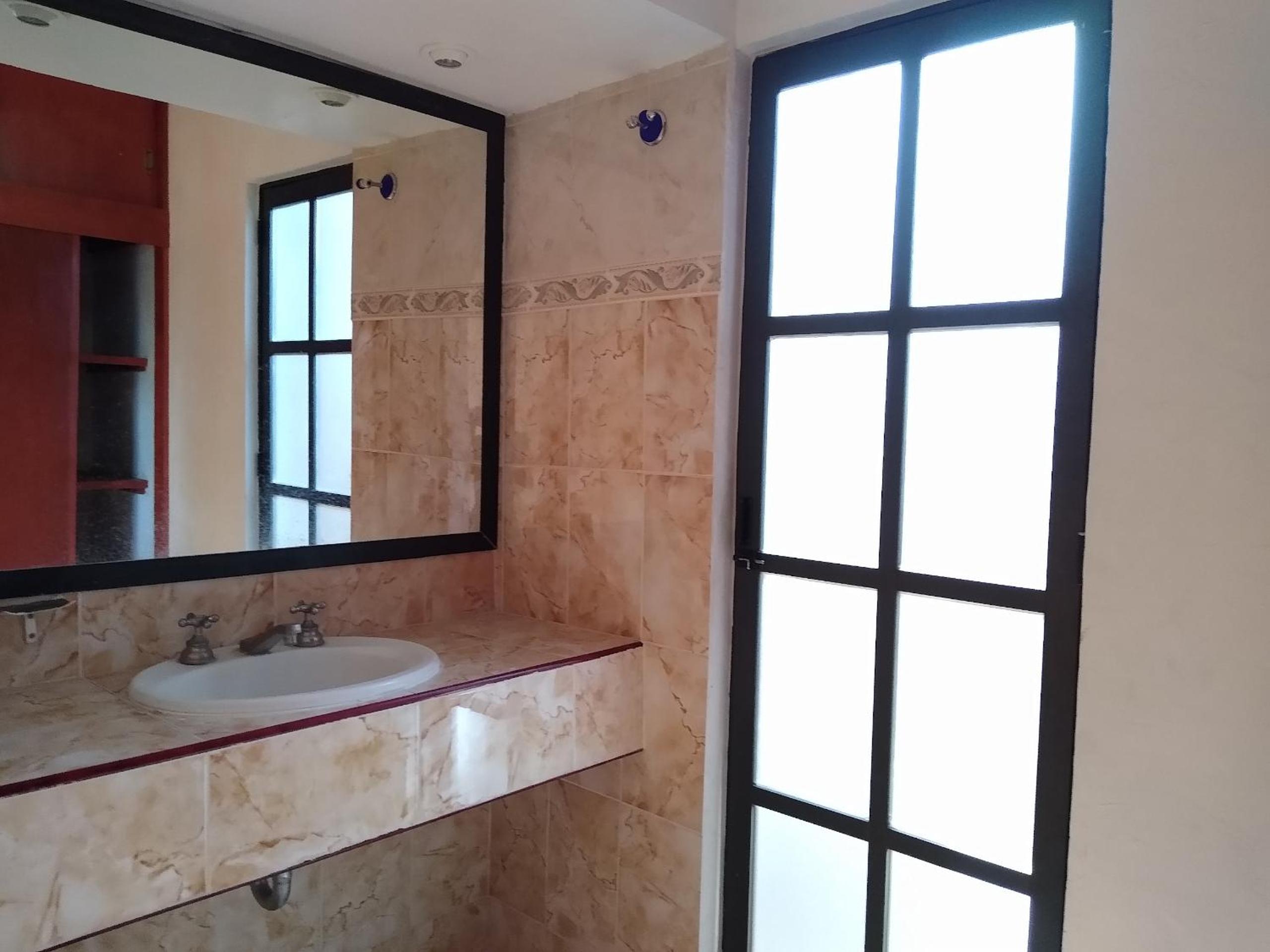 Standard Suite - Photo 5
