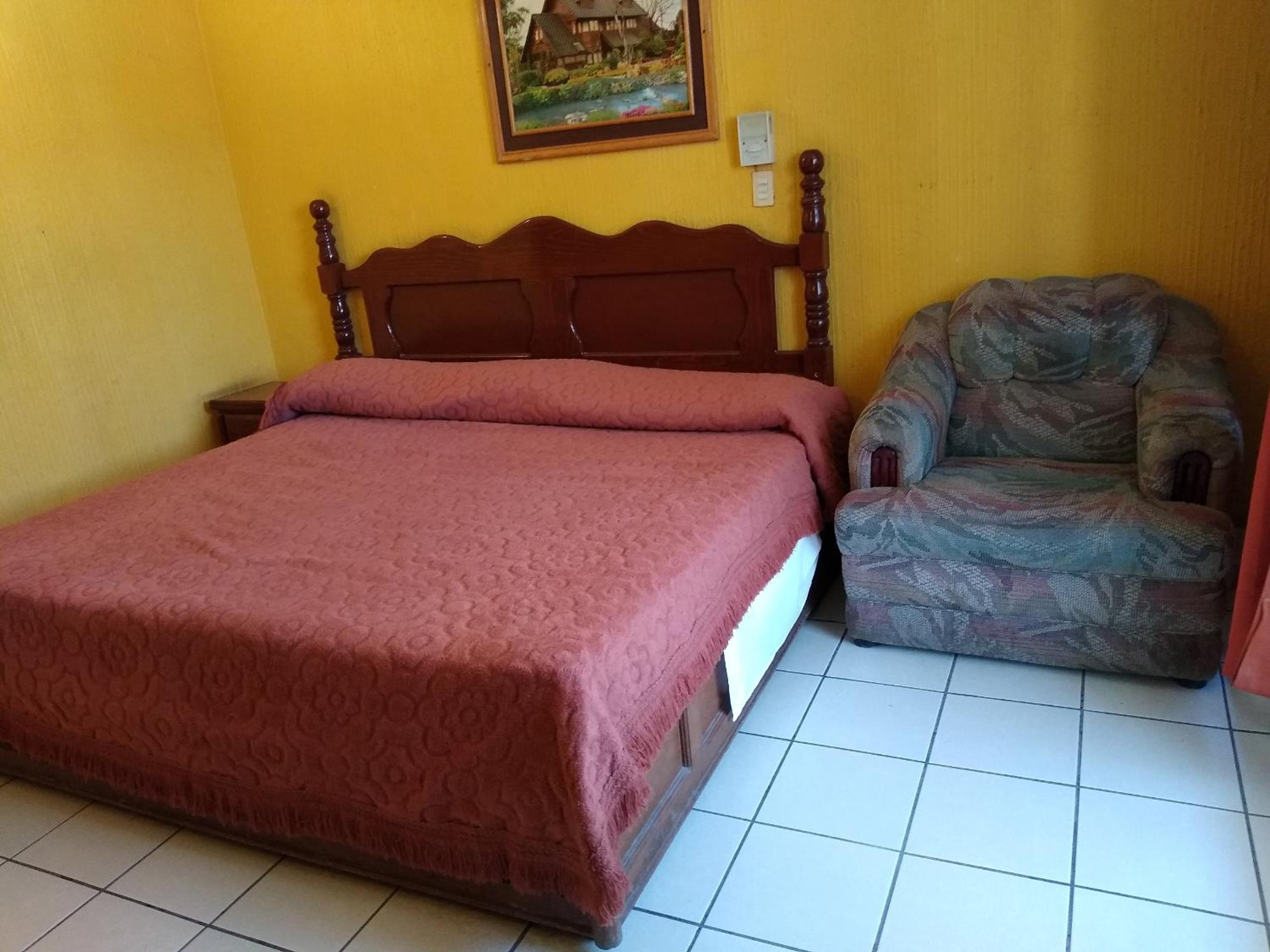 Deluxe Double or Twin Room - Photo 6