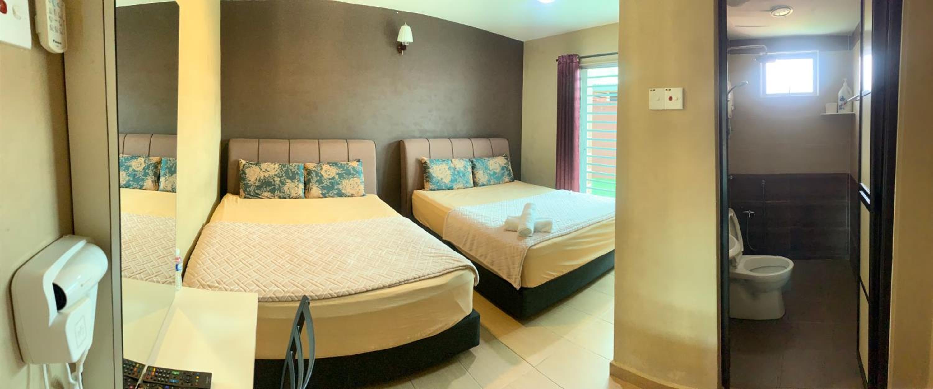 Deluxe Family Suite photo 3