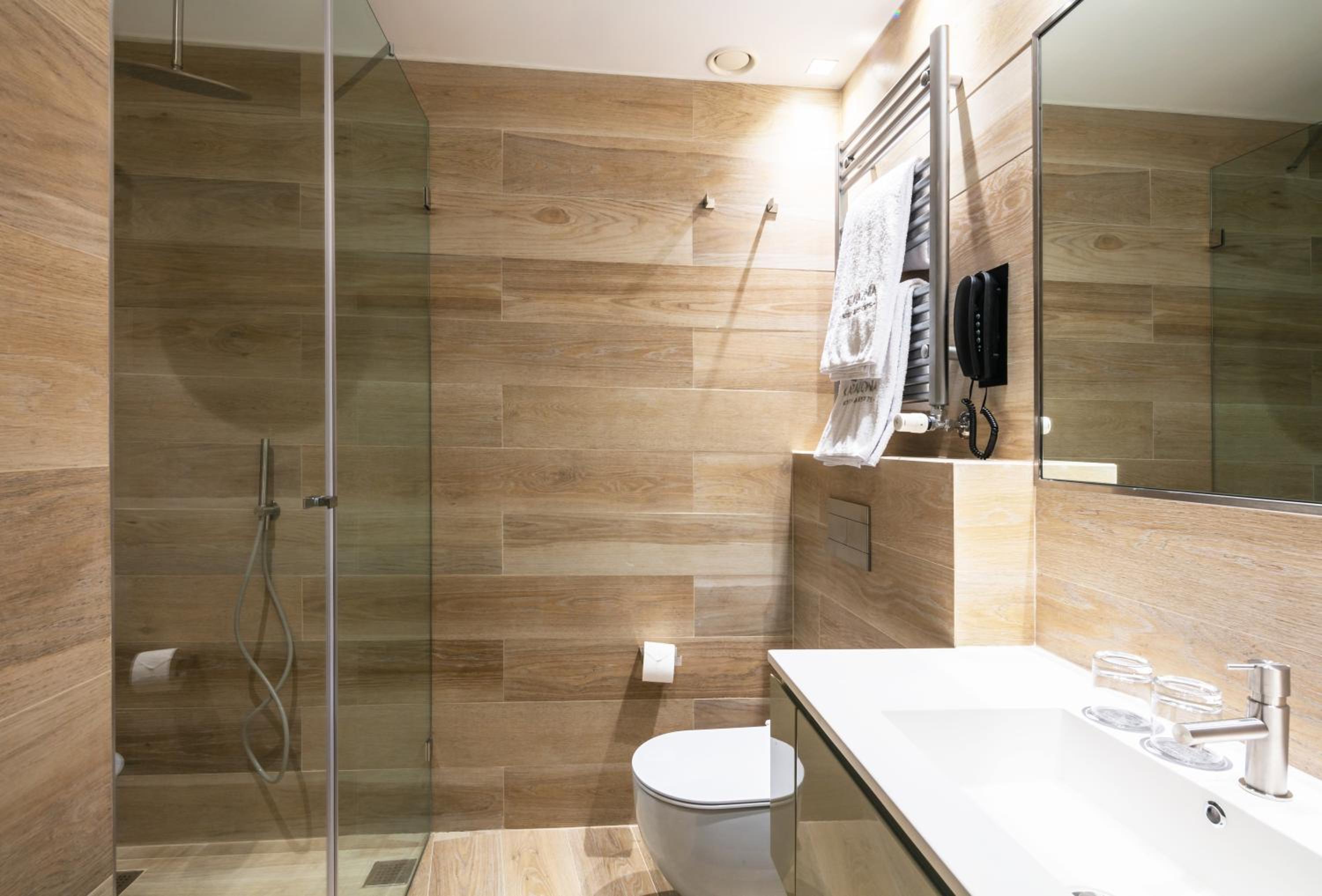 Double or Twin Room with Balcony - Photo 4