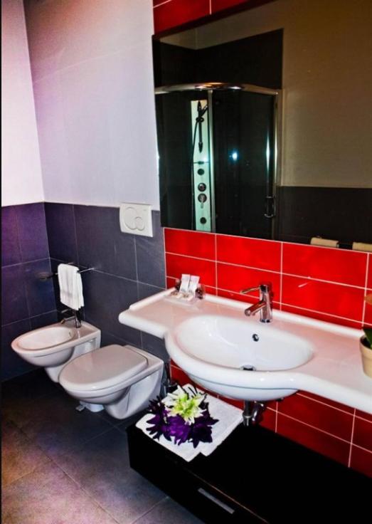 Studio Apartment - Photo 17