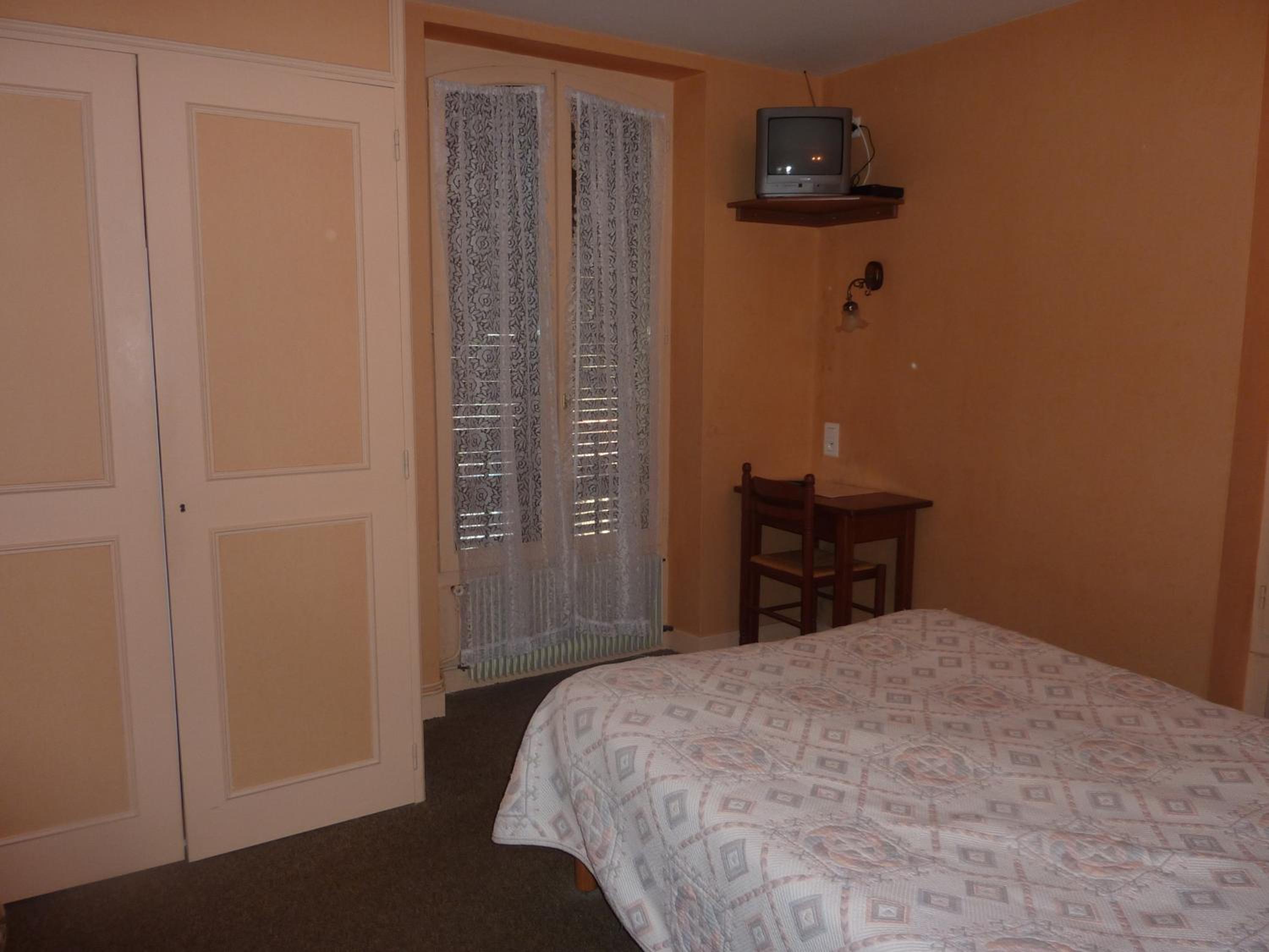Double Room - Photo 5