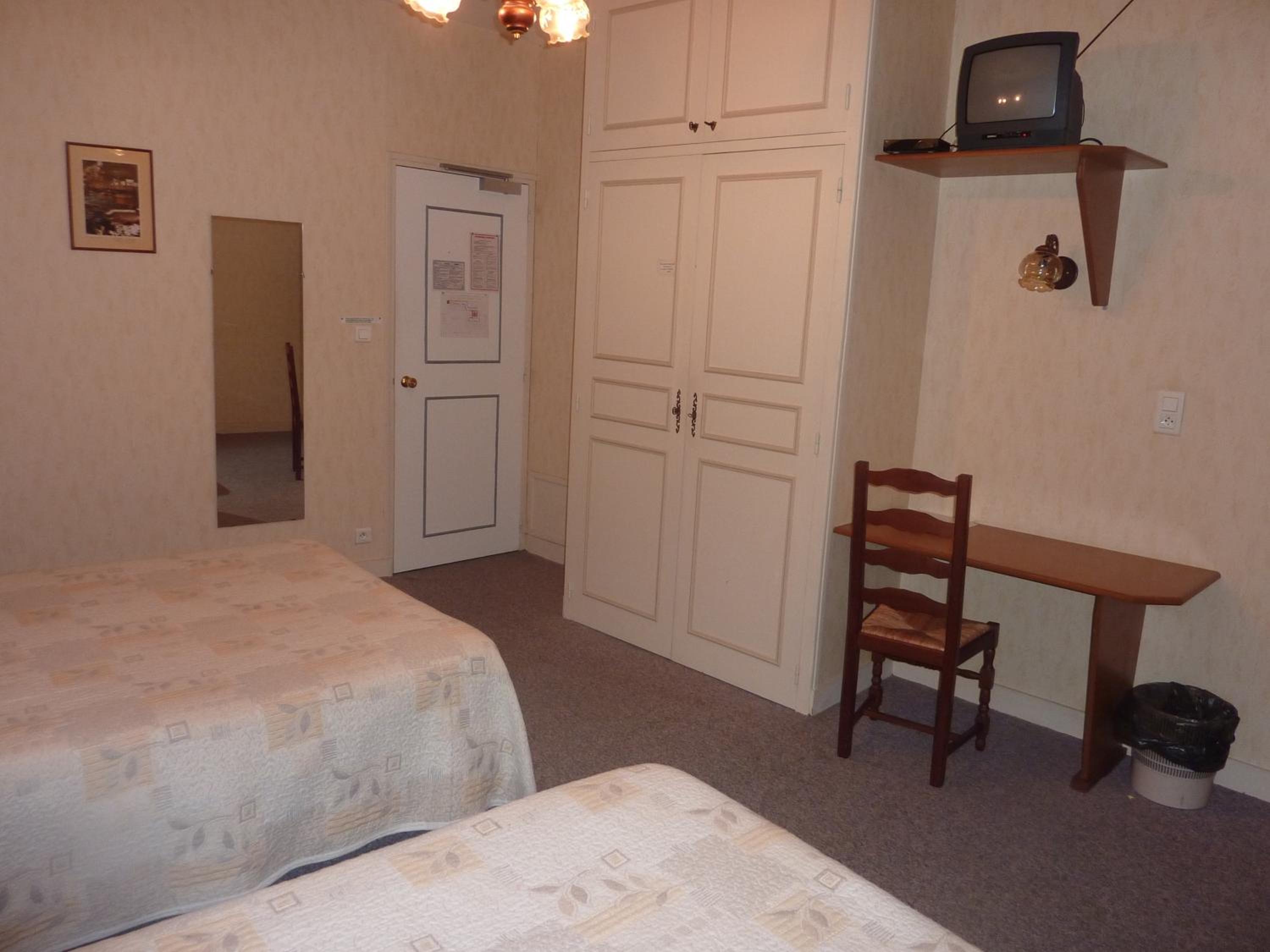 Family Room - 2 Double Beds - Photo 4