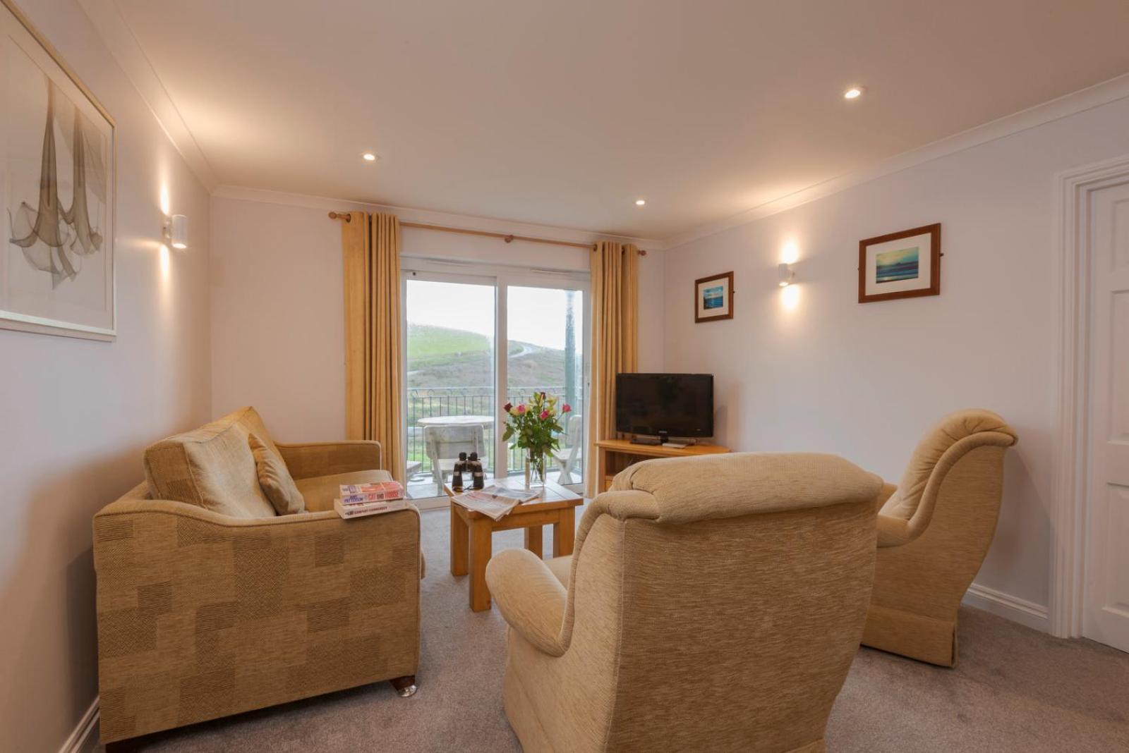 Two-Bedroom Apartment with Sea View photo 2