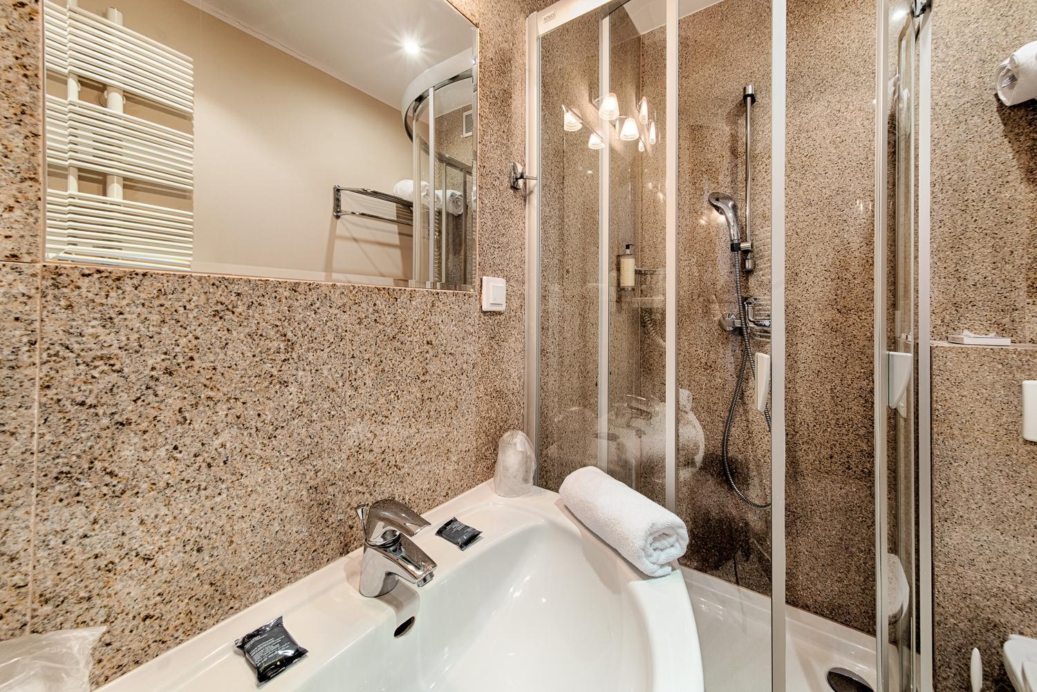 Double Room - Photo 4