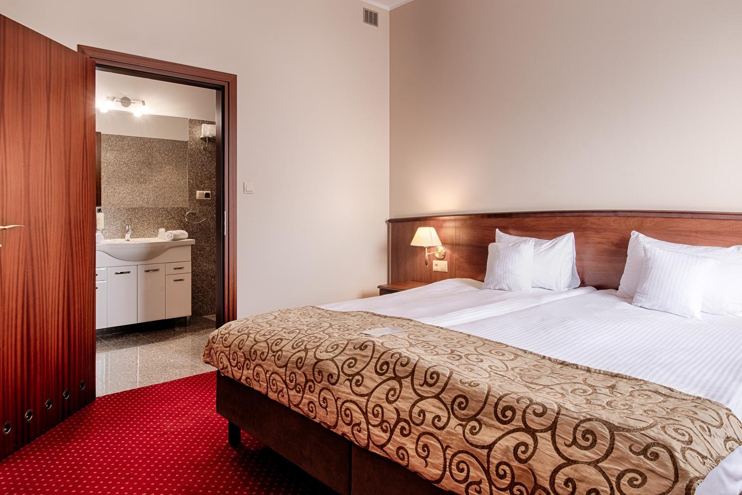 Superior Suite - Photo 4