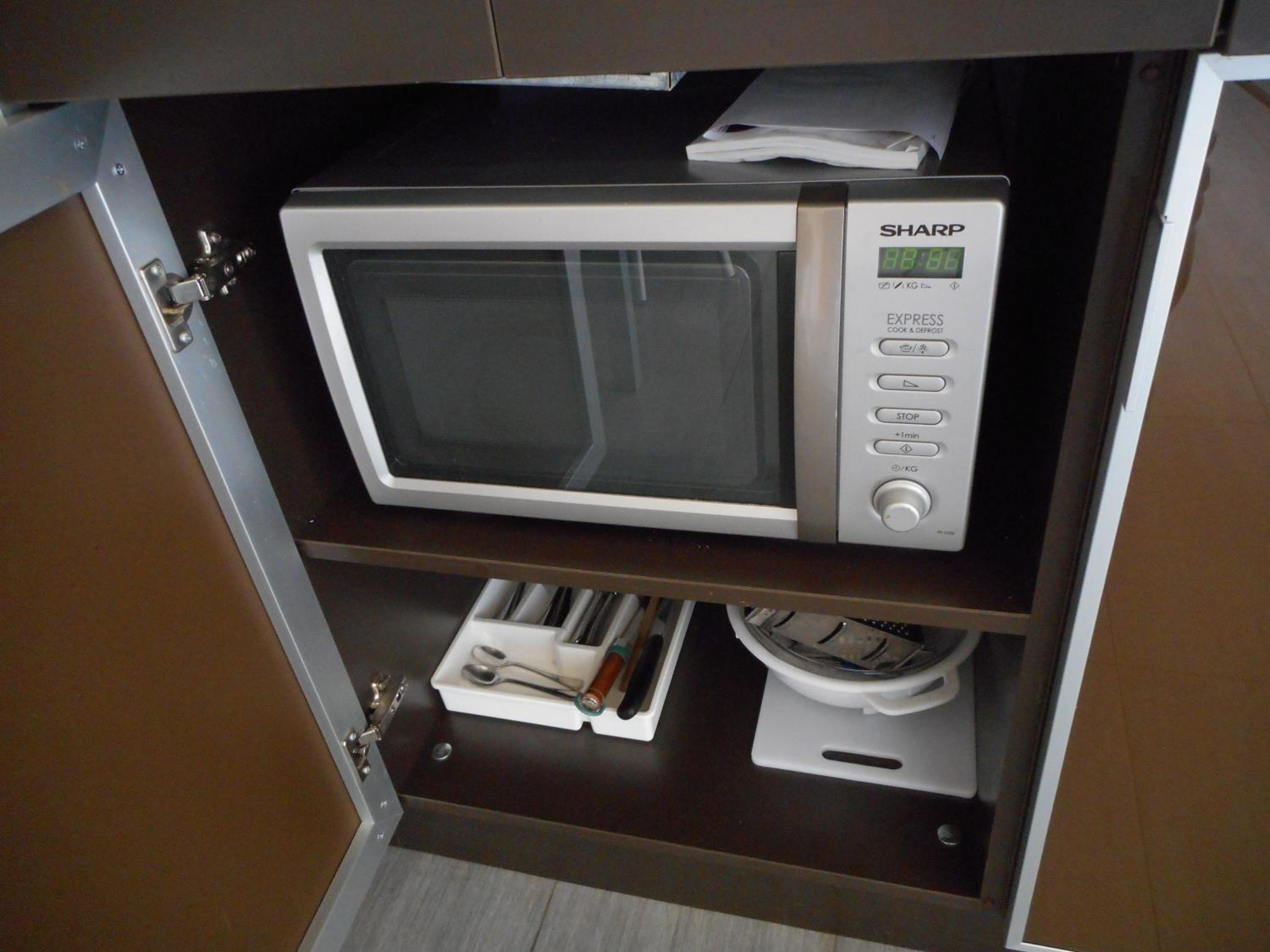 Studio Apartment - Photo 23
