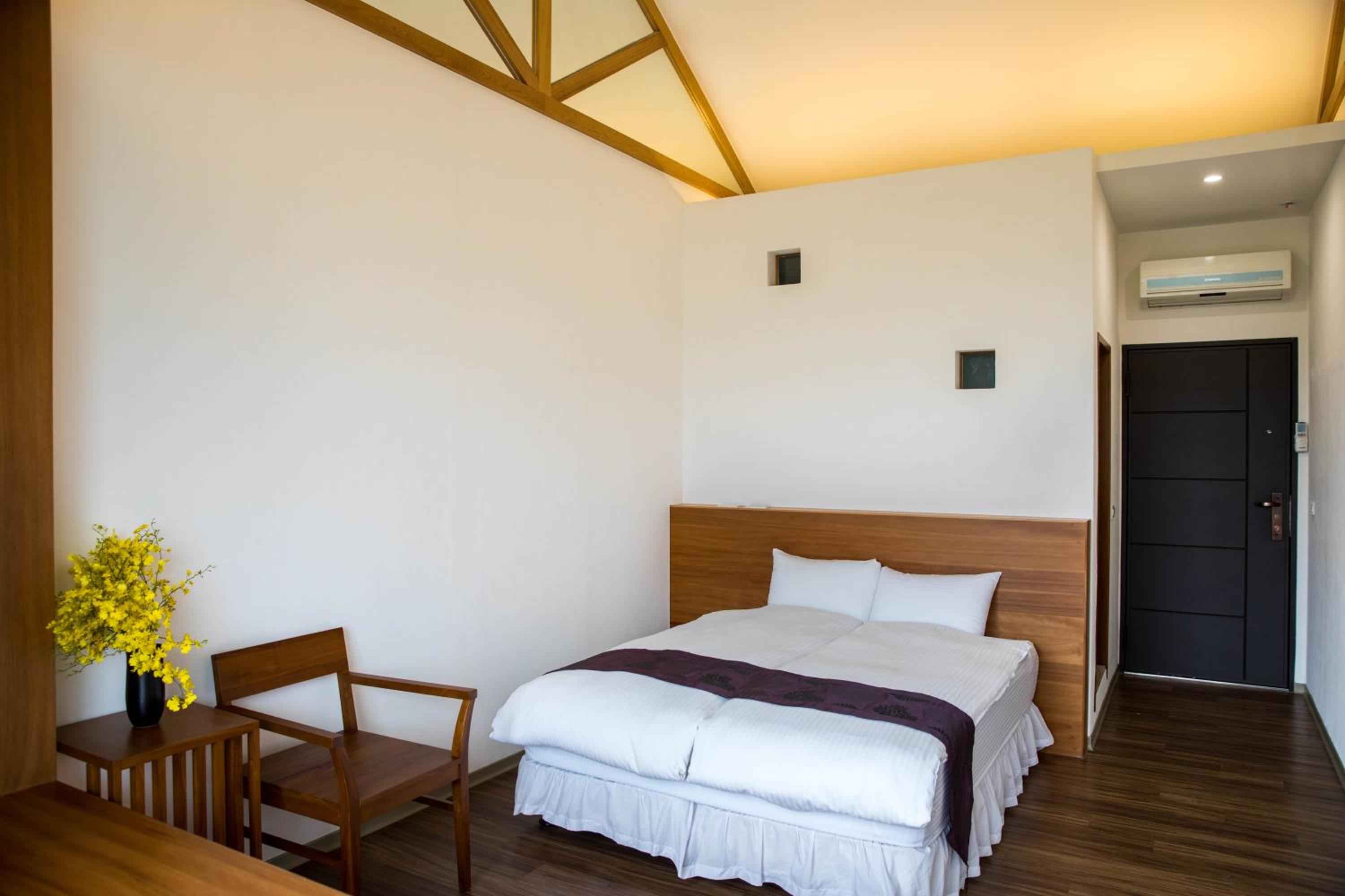 Double or Twin Room with Private Bathroom