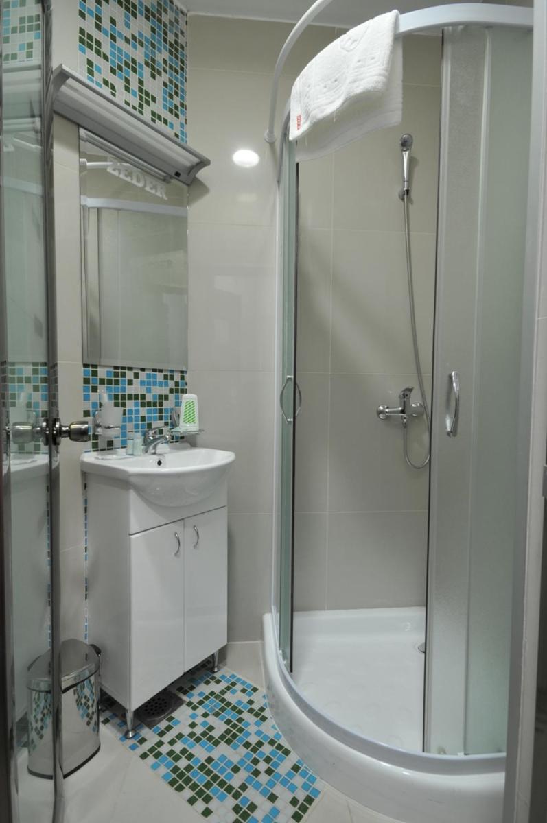 Standard Twin Room - Photo 2