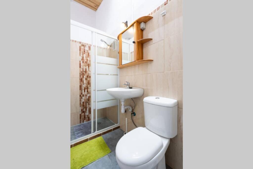 One-Bedroom Apartment - Photo 12