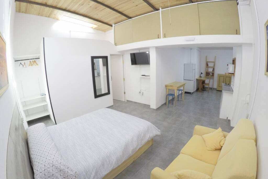 One-Bedroom Apartment - Photo 9