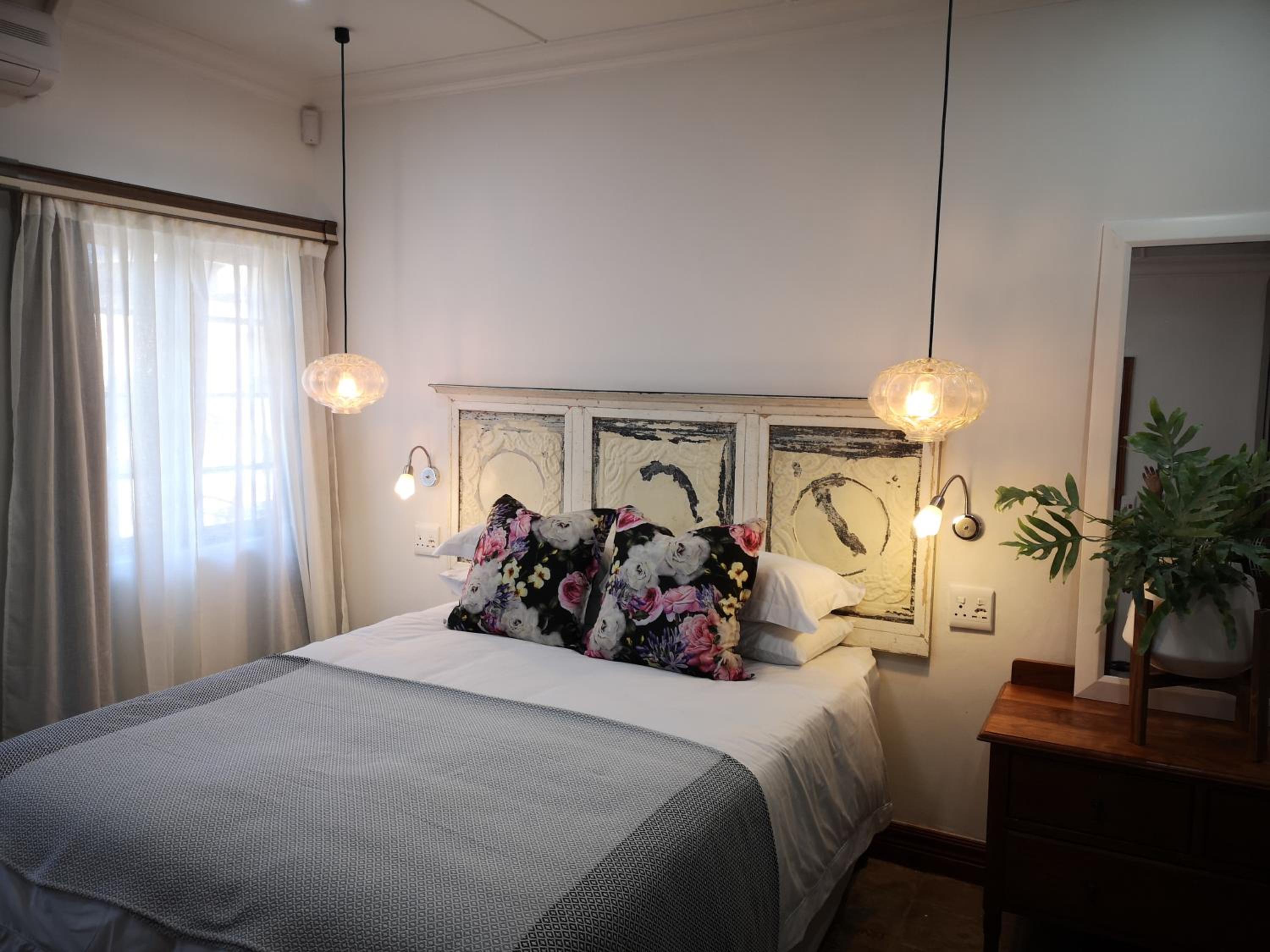 Queen Room photo 1