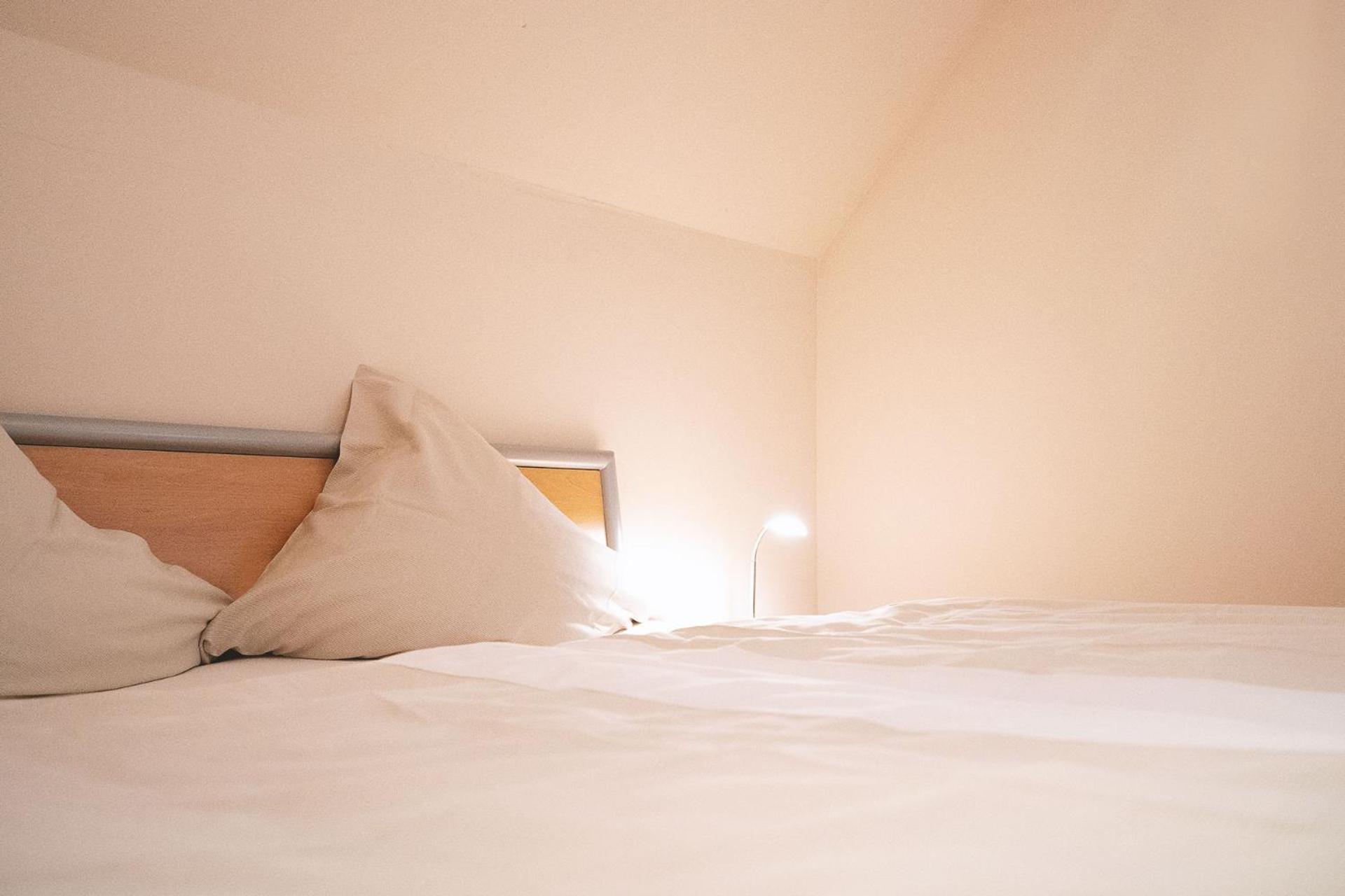 Deluxe Double Room with Bath - Photo 2