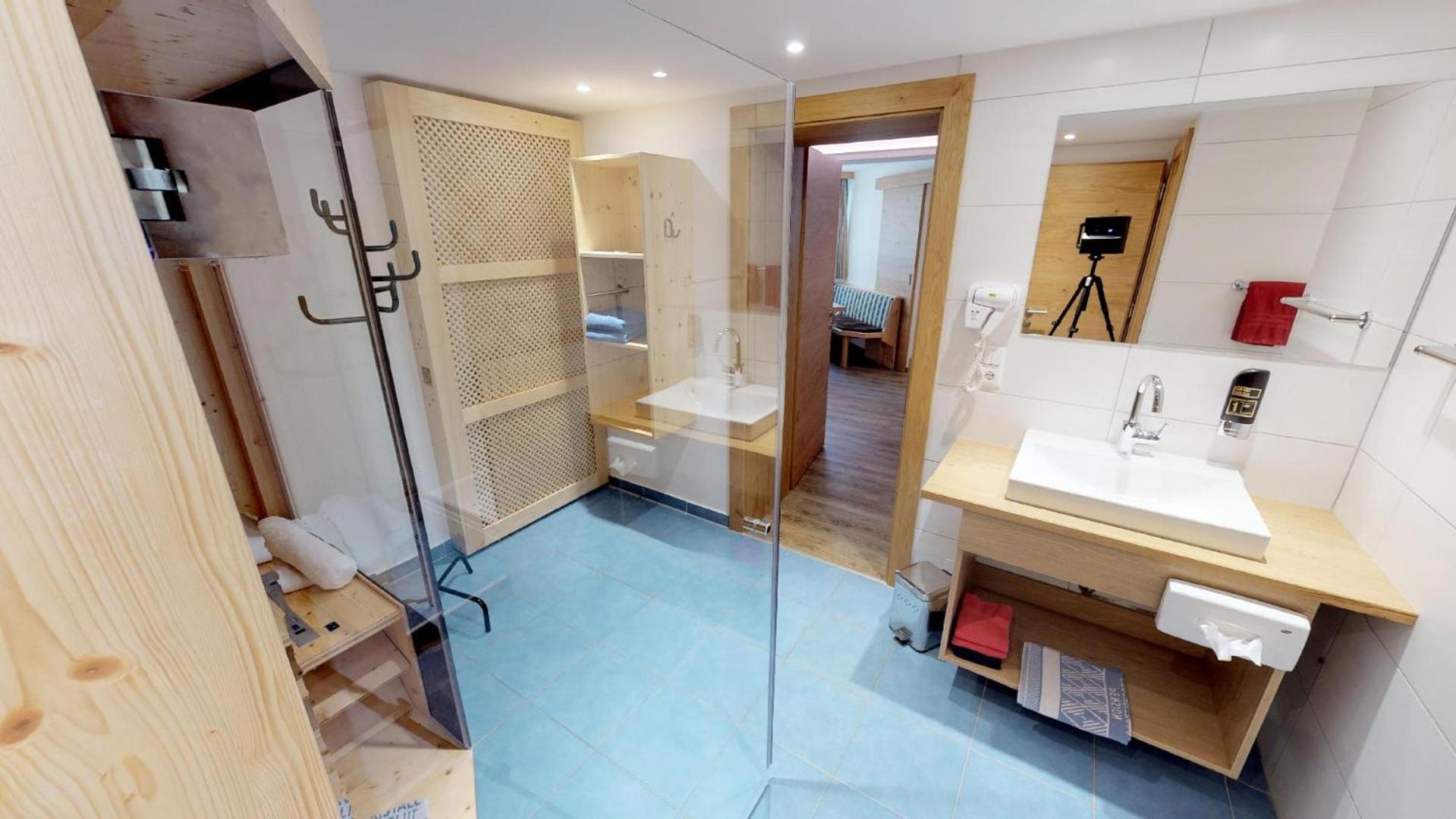 One-Bedroom Apartment with Infrared Cabin - Photo 2